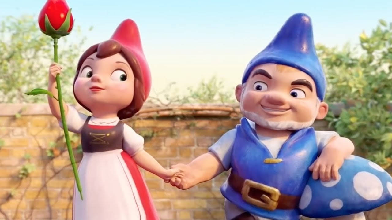 Gnomeo And Juliet Posing Together Wallpaper