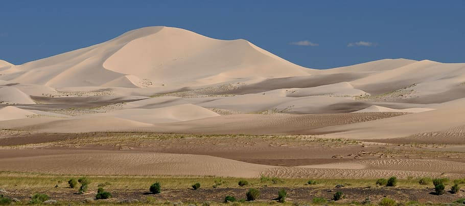 Gobi-ørkenen fra Mongoliet præsenterer et unikt sandet landskab. Wallpaper