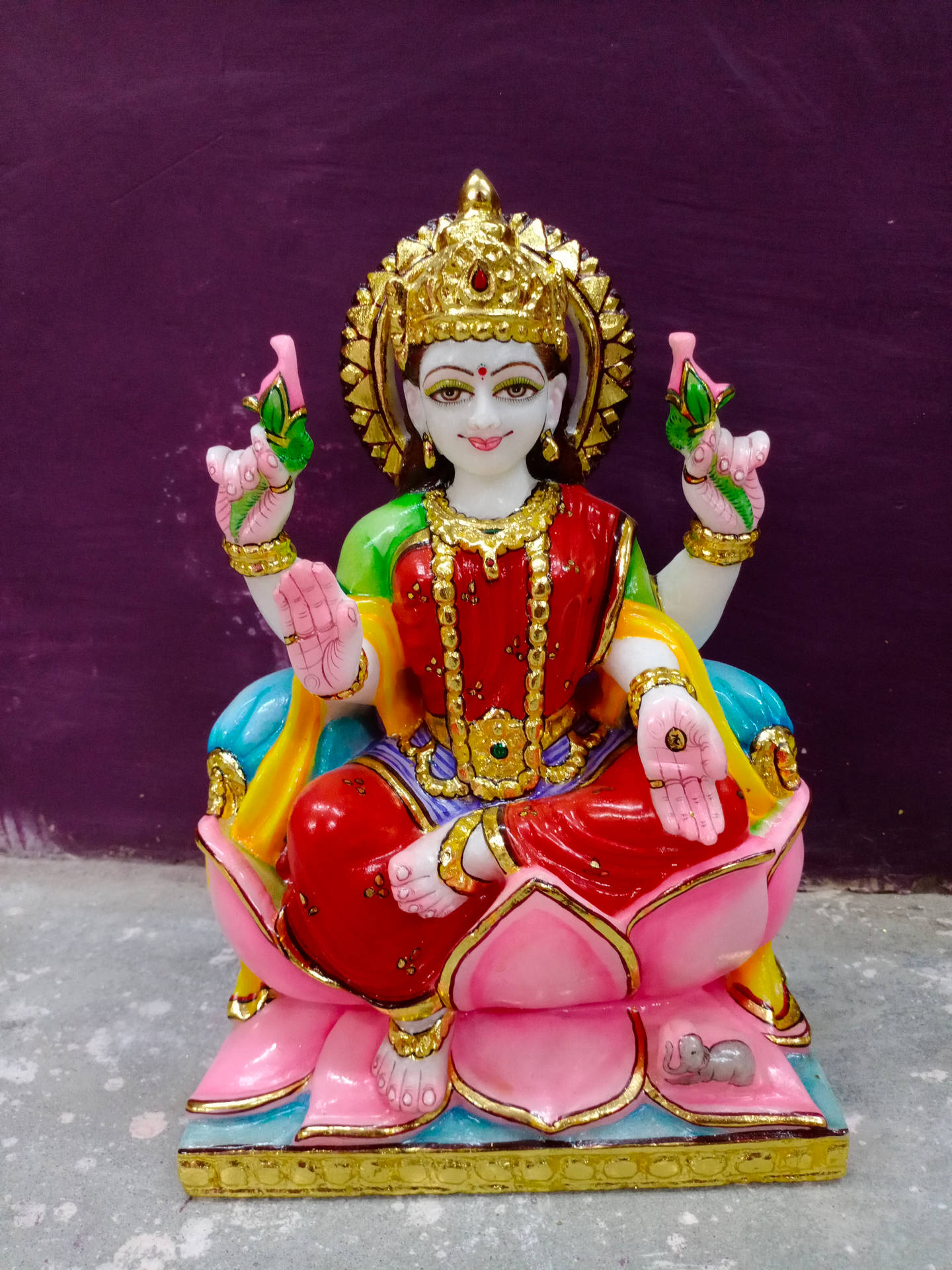 Goddess Figurine Lakshmi Wallpaper