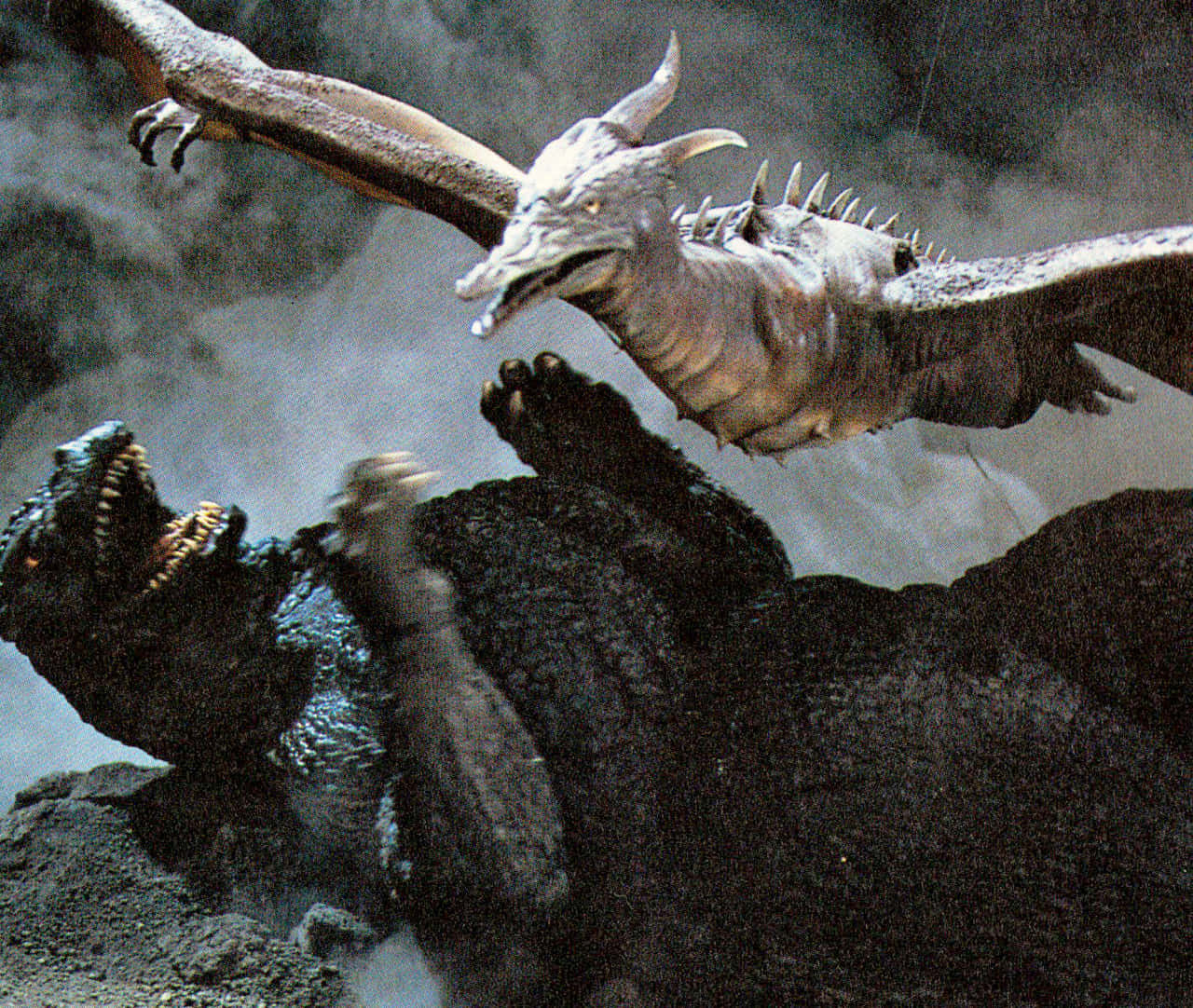Epic Battle of Titans: Godzilla vs Rodan Wallpaper