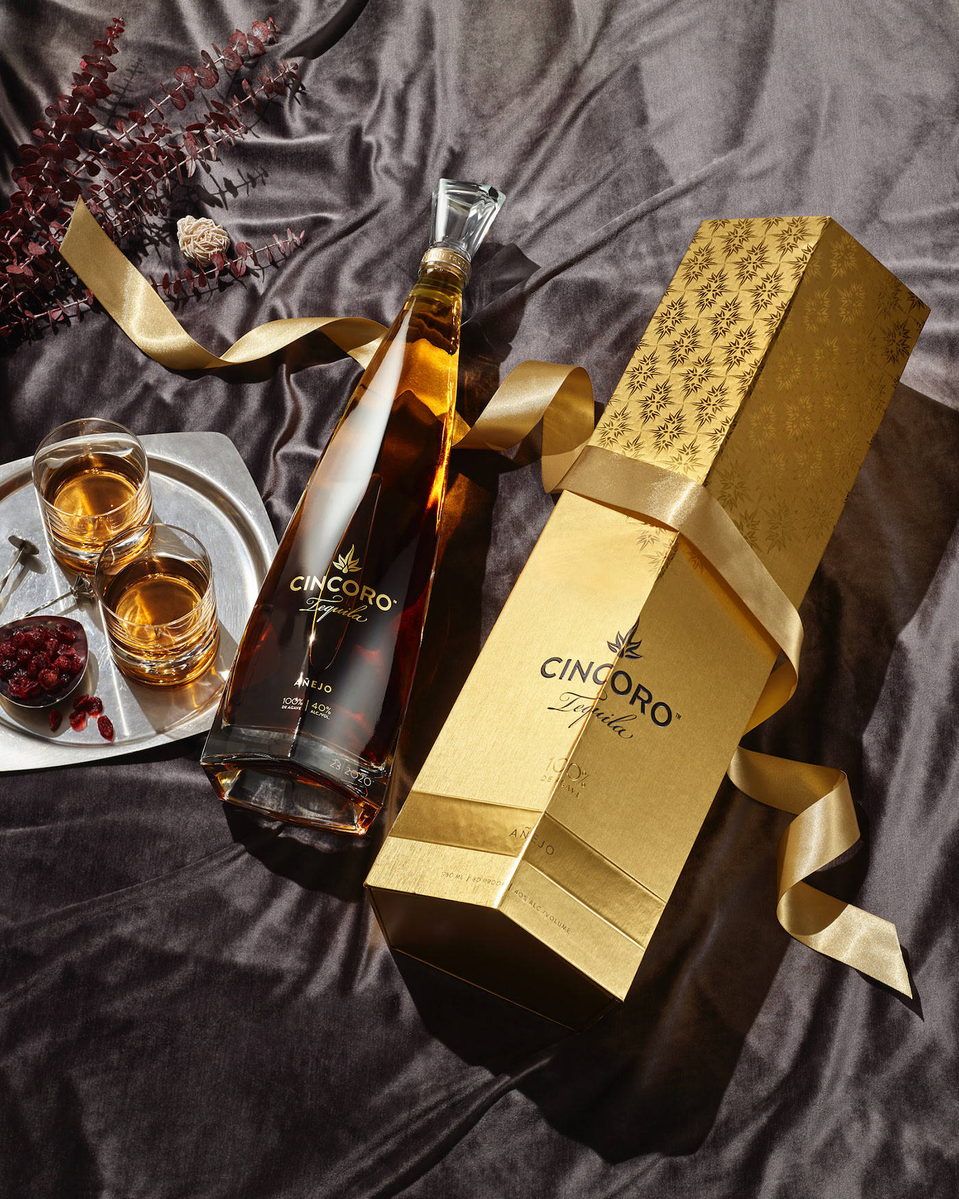 Gold Cinco Tequila With Ribbon Wallpaper