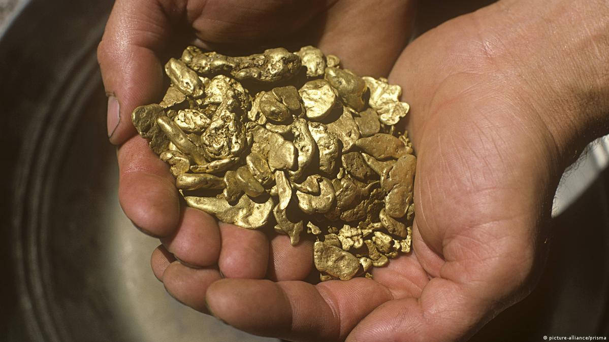 Gold Deposits Fresh From The Goldmines Wallpaper
