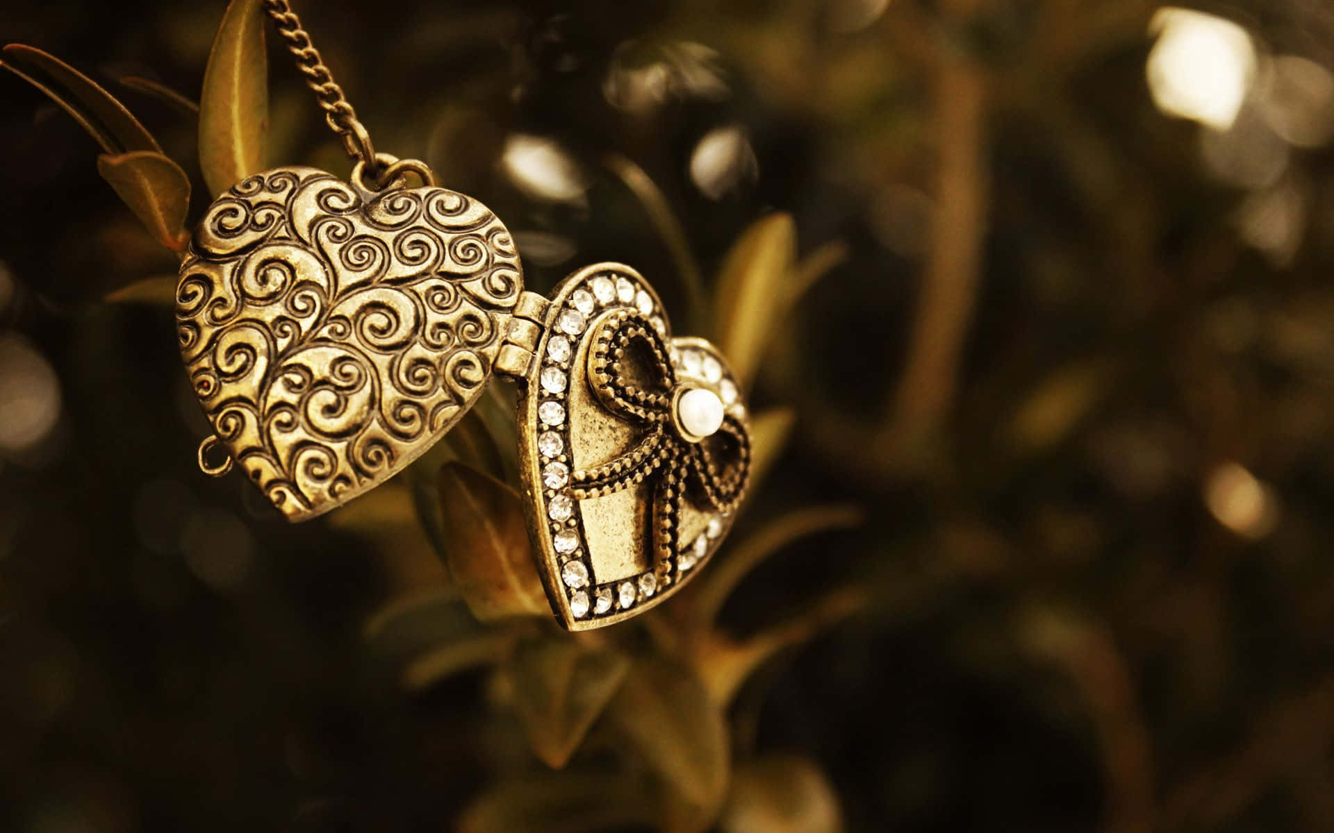 Exquisite Gold Jewellery for Every Occasion