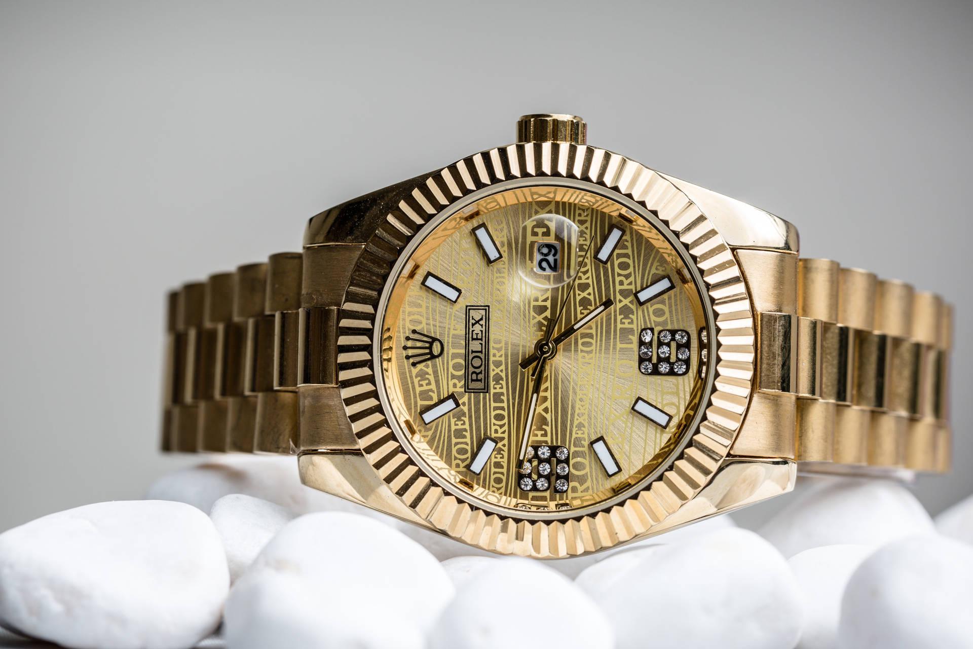 Gold Jewellery Wristwatch Wallpaper