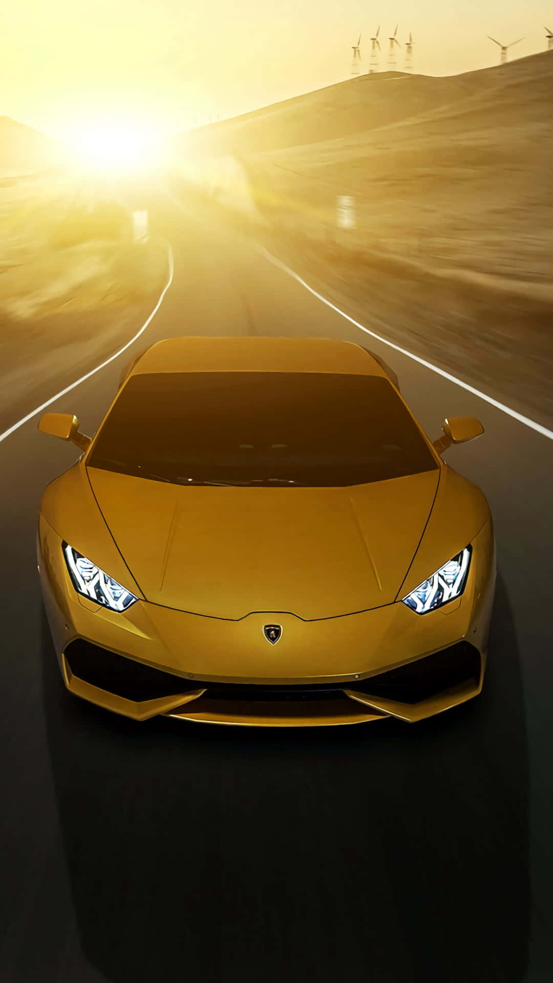 Endnu en sjælden syne, det guldbelagte Lamborghini løber hen over byen som lynet. Wallpaper