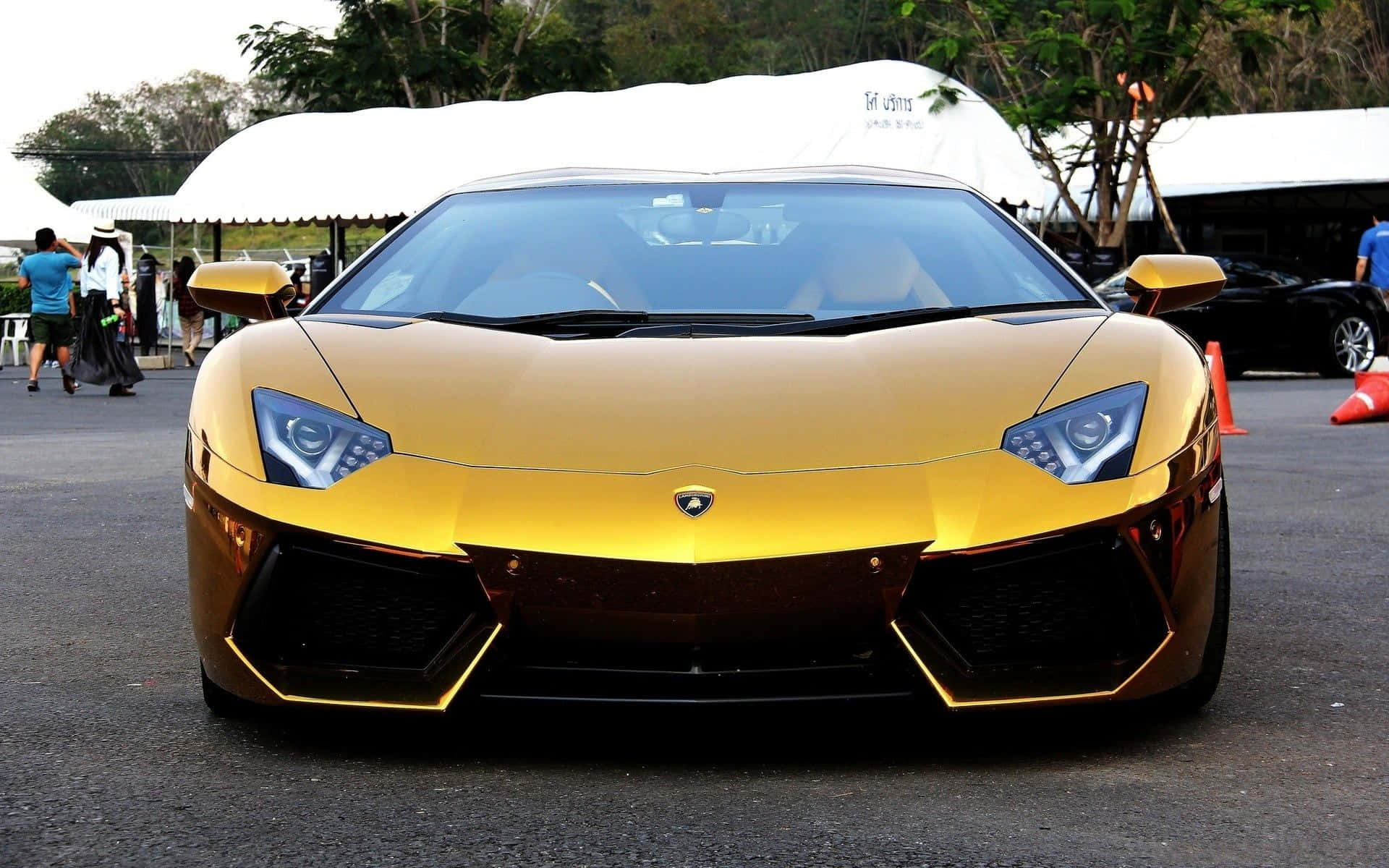 Glistening Gold Lamborghini Wallpaper