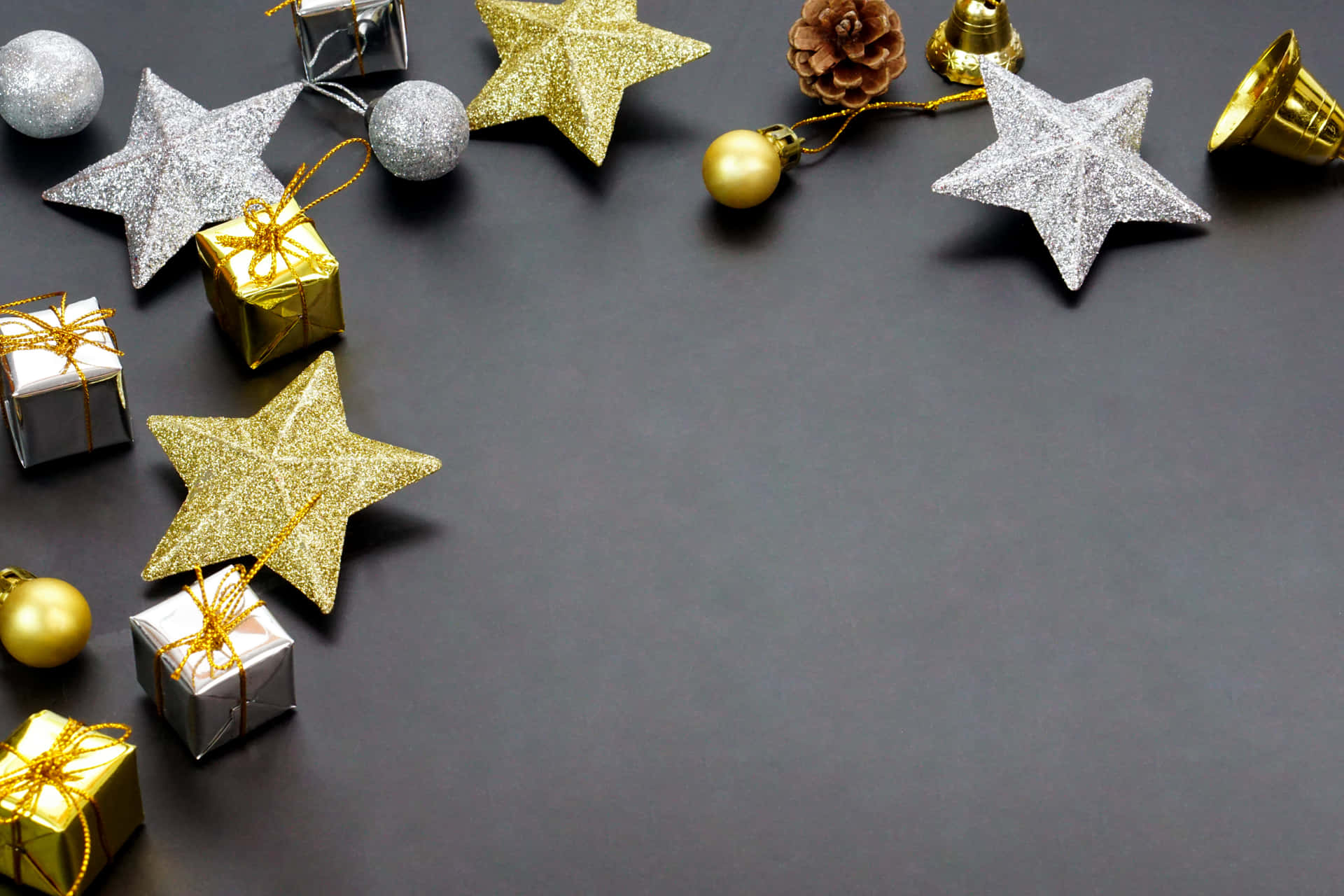Christmas Decorations With Gold And Silver Stars