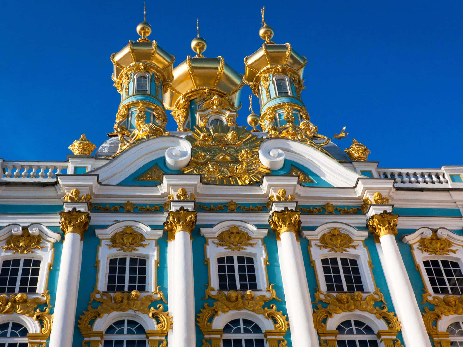 Majestic Gold Towers of Catherine Palace Wallpaper