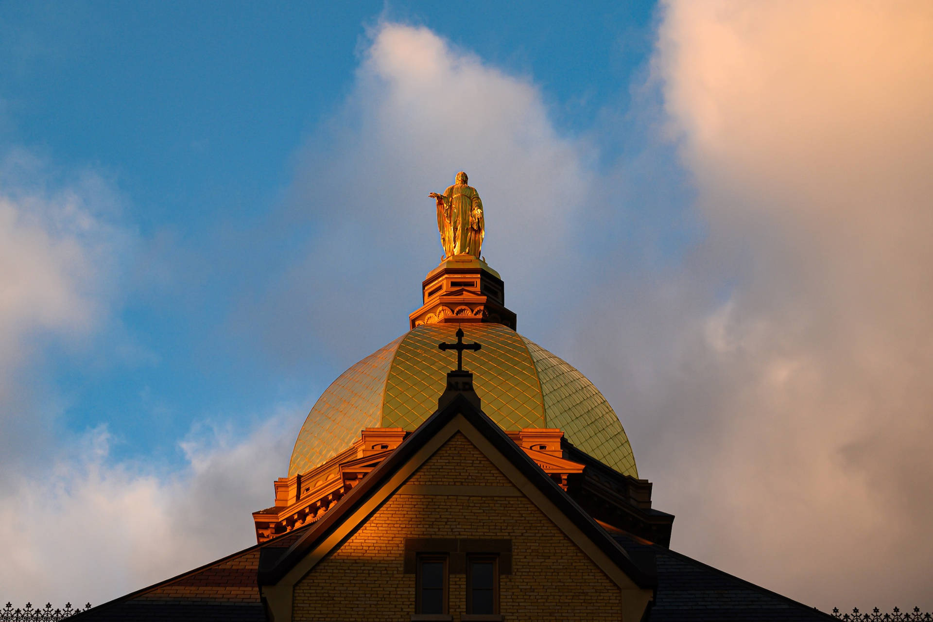 Scenic View of the Golden Dome at University of Notre Dame Wallpaper