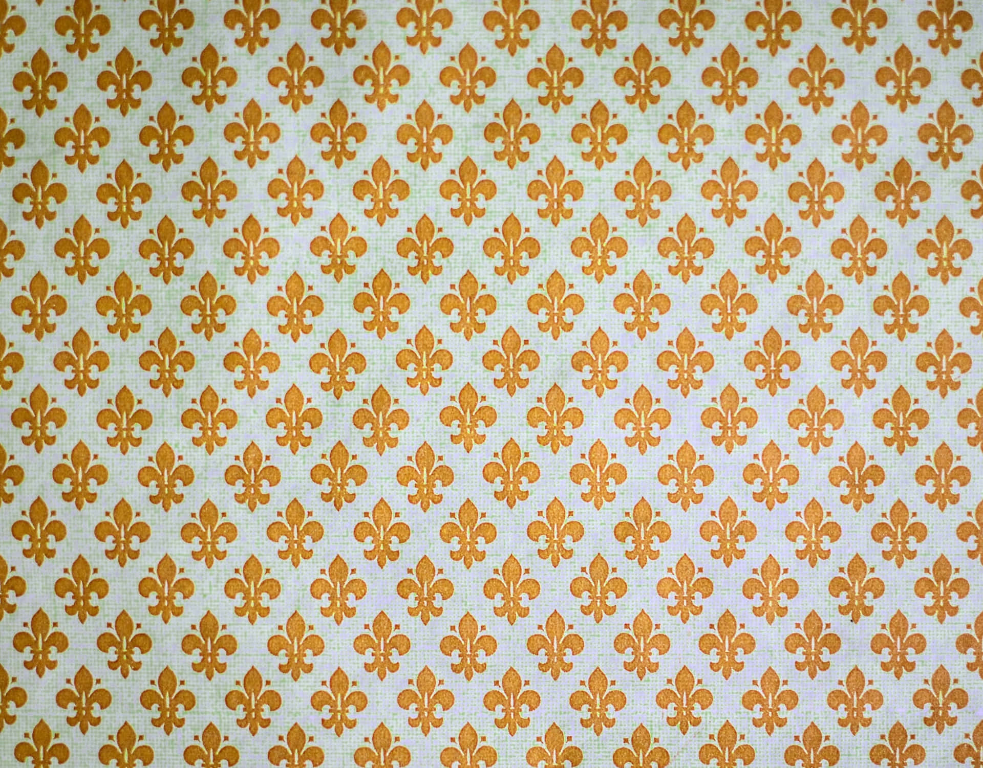 Golden Fleurde Lis Damask Pattern Wallpaper