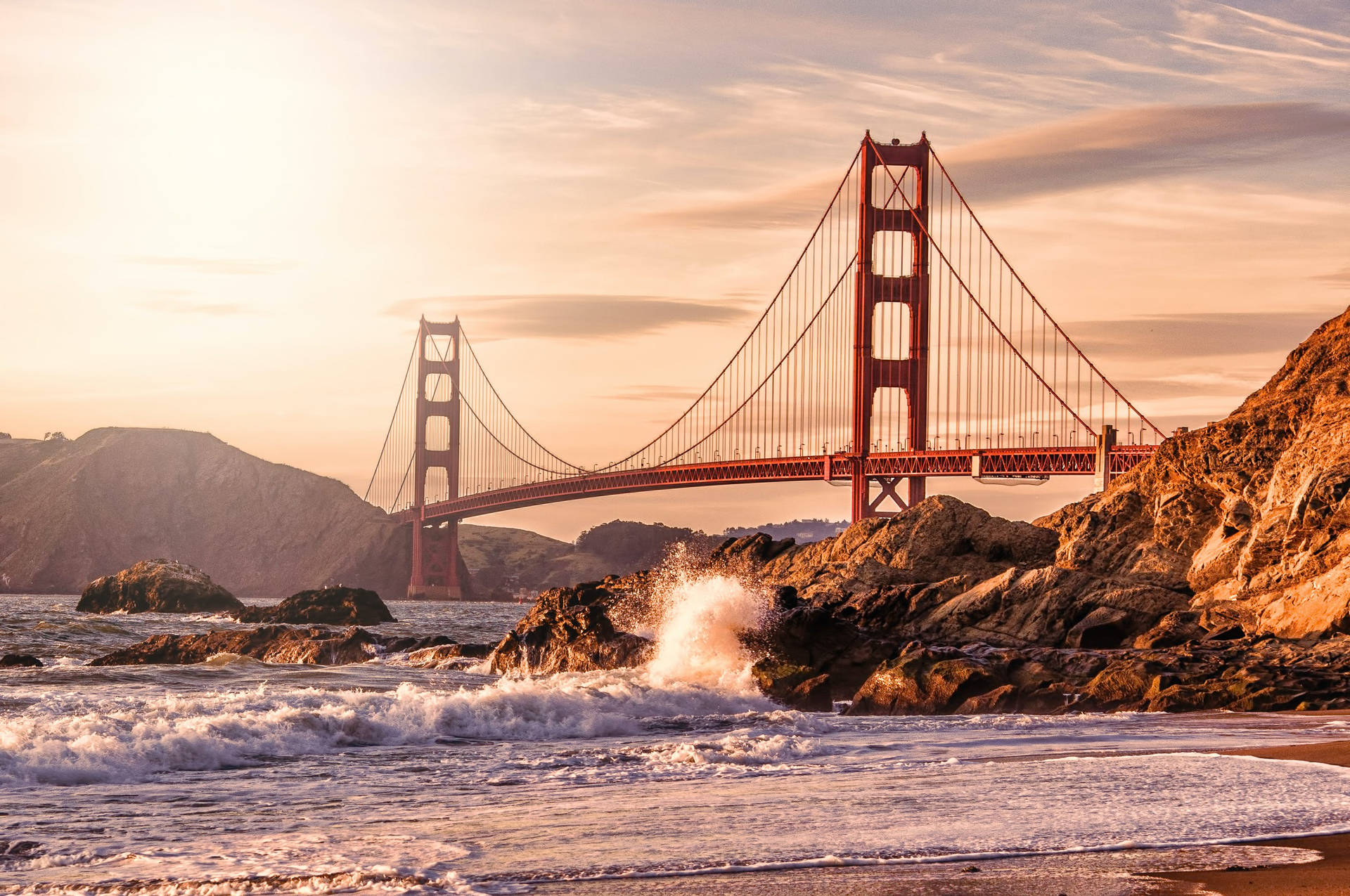 Golden Gate Bridge Bright Sunlight Wallpaper