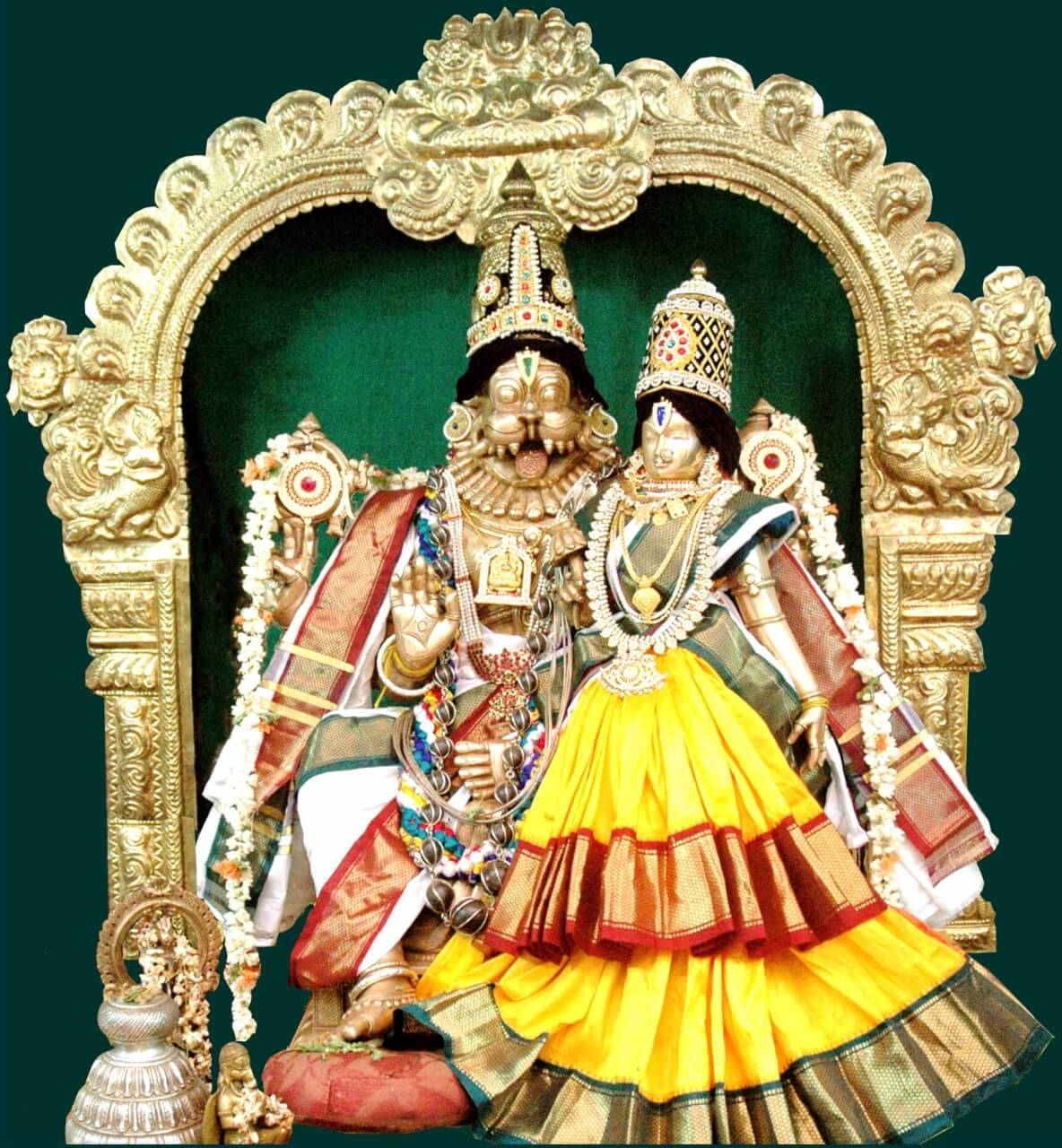 Golden Lord Narasimha Statue Wallpaper