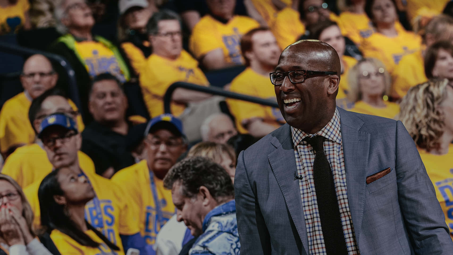 Golden State Warriors American Assistant Coach Mike Brown Wallpaper