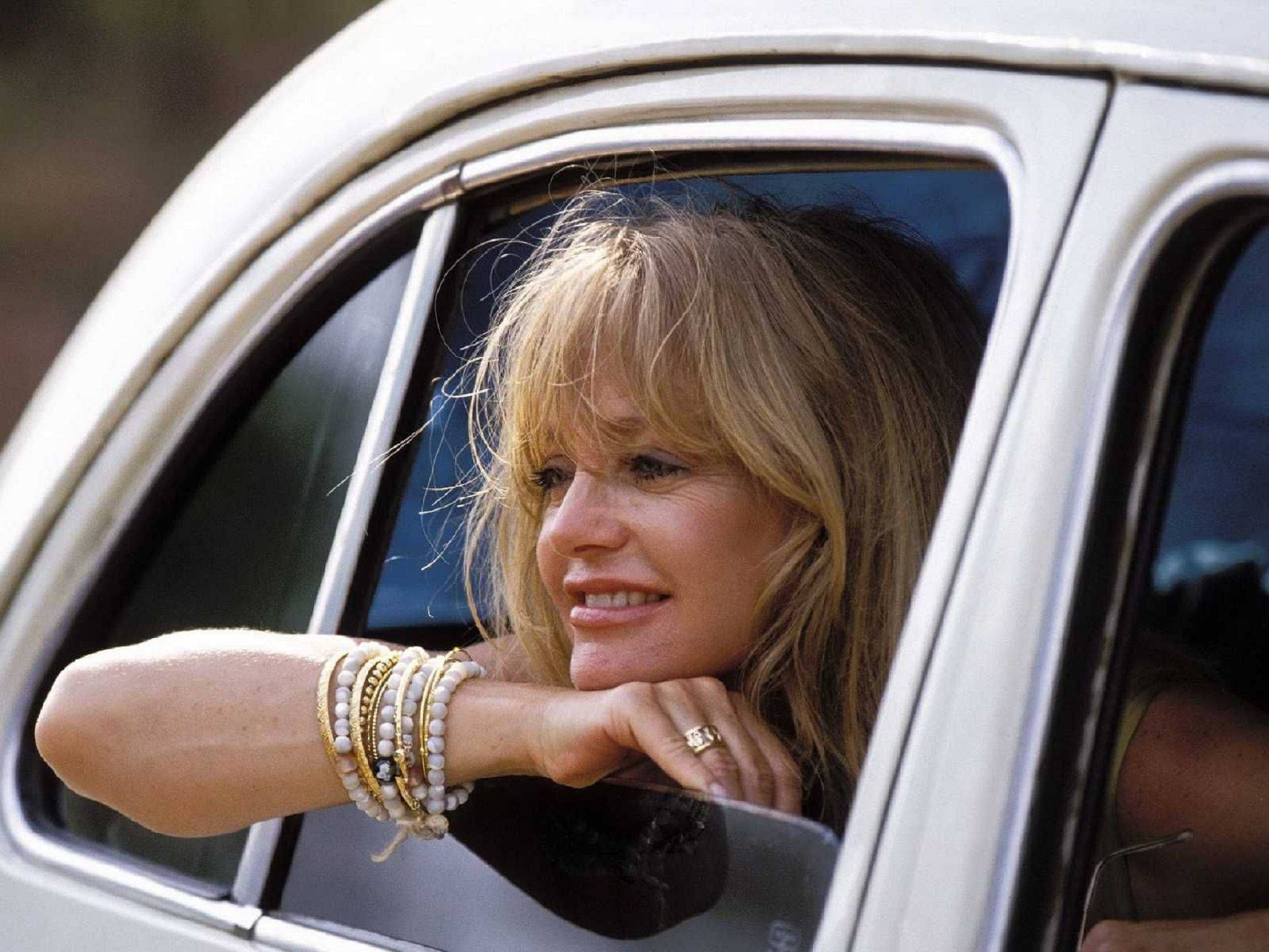 Goldie Hawn In A Car Wallpaper