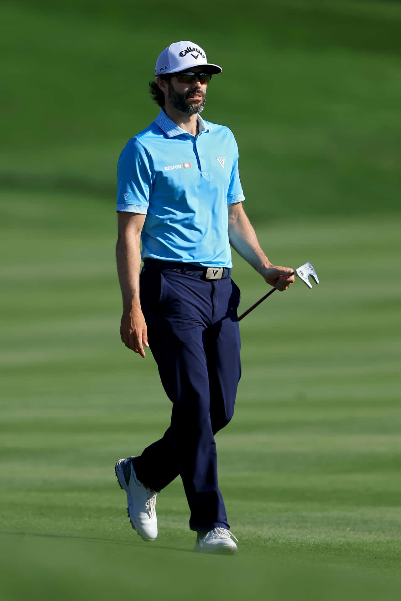 Golfeur Avec Barbe Et Lunettes De Soleil Fond d'écran