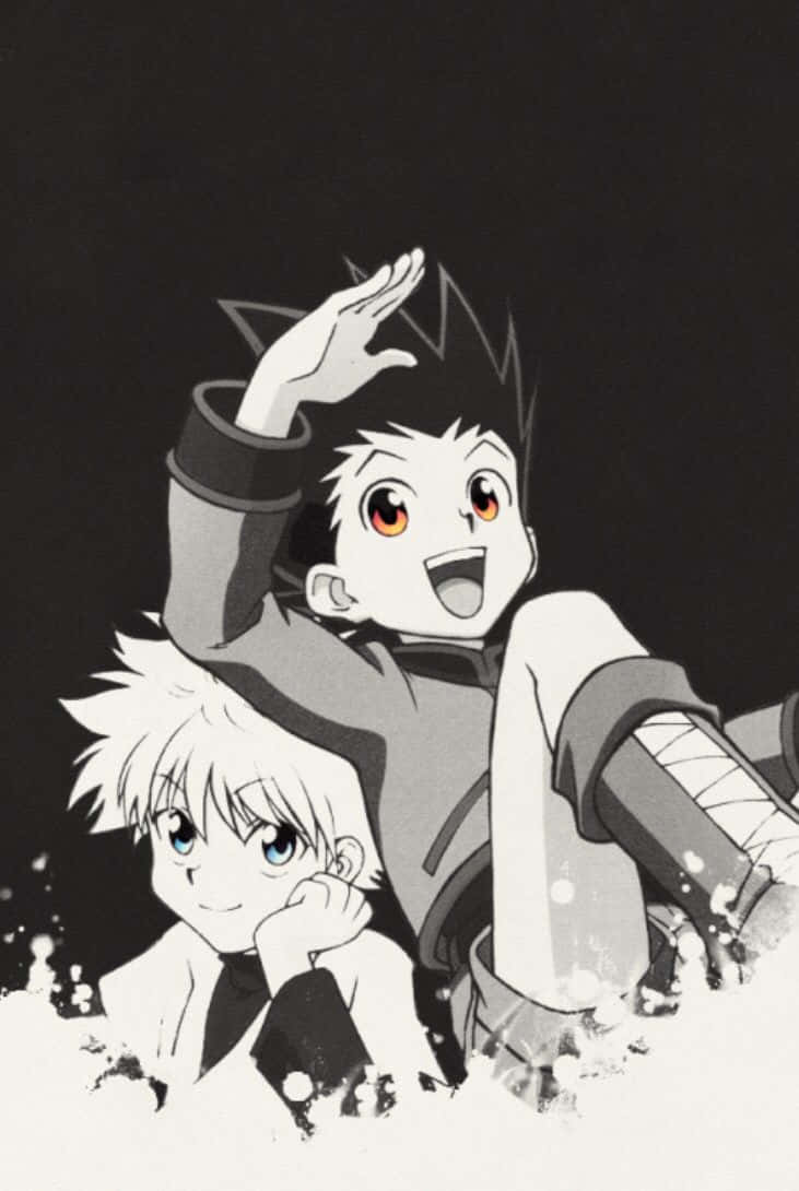 Pose for the Photo! Gon and Killua Have Fun with their New Phones Wallpaper