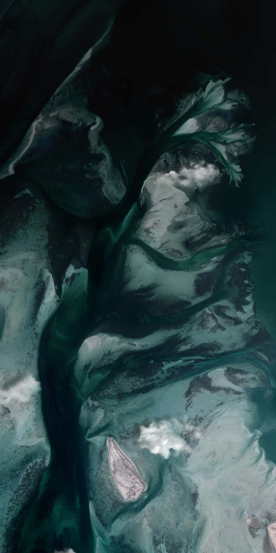 Et satellitbillede af en flod i oceanet Wallpaper