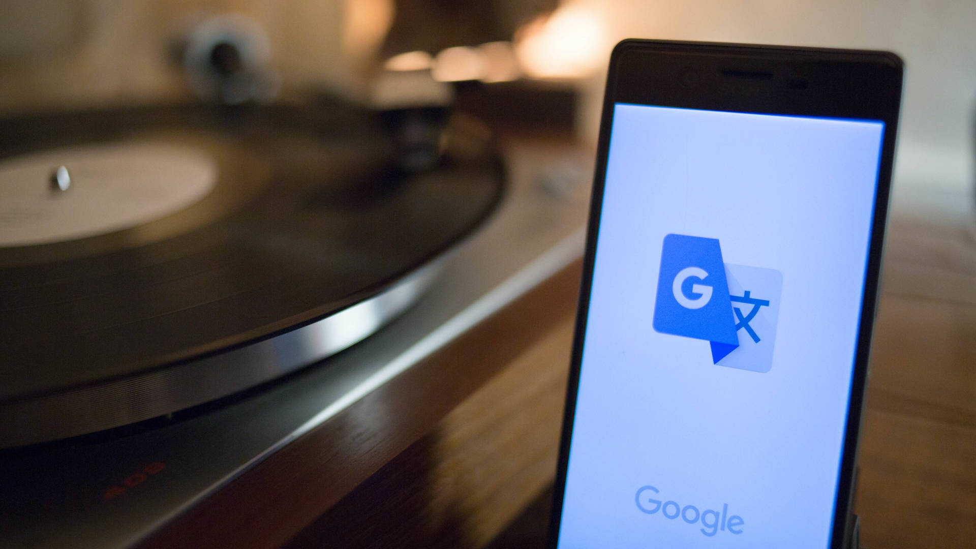 Google Translate Featuring A Record Player Wallpaper