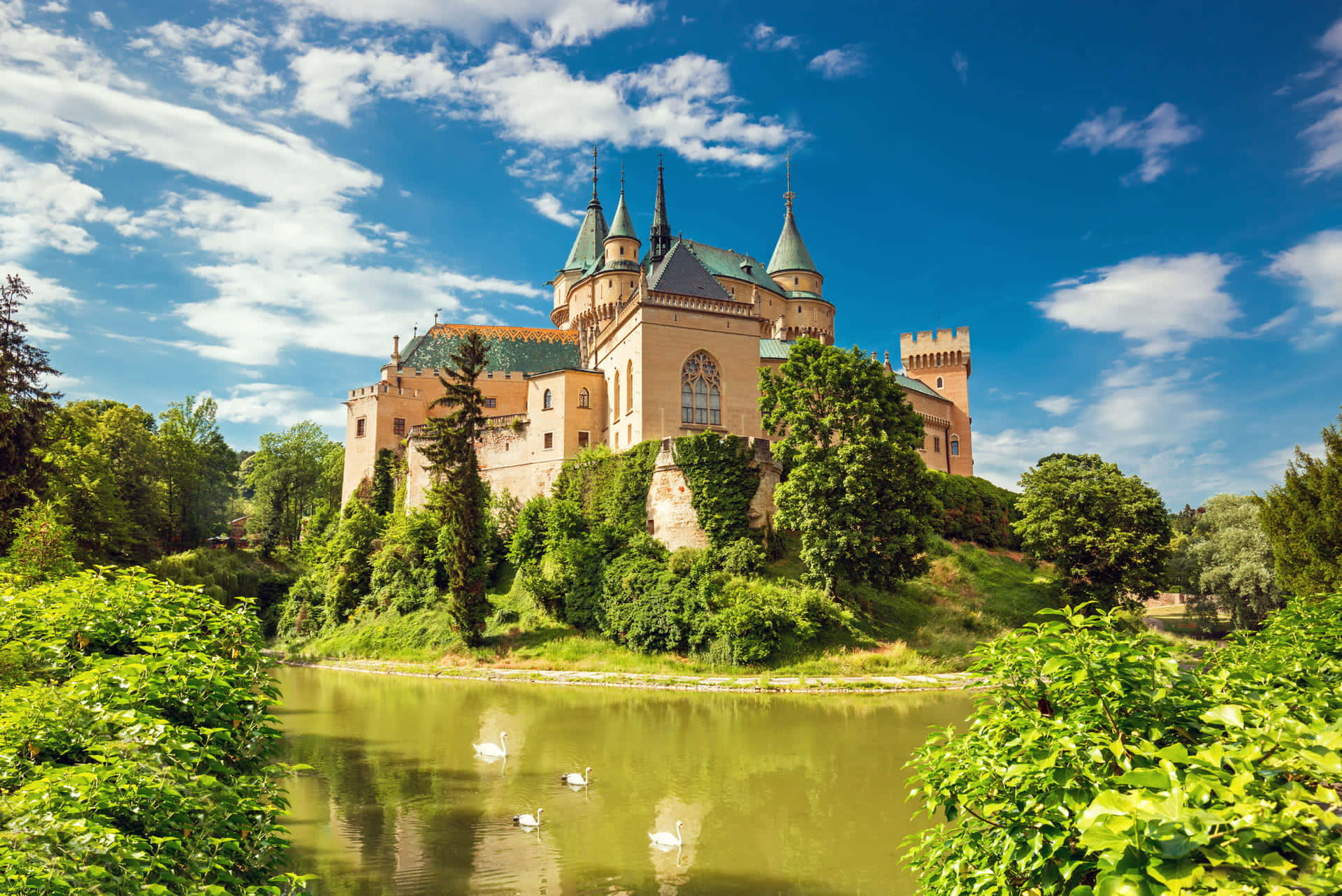 Gorgeous Bojnice Castle Landscape Wallpaper