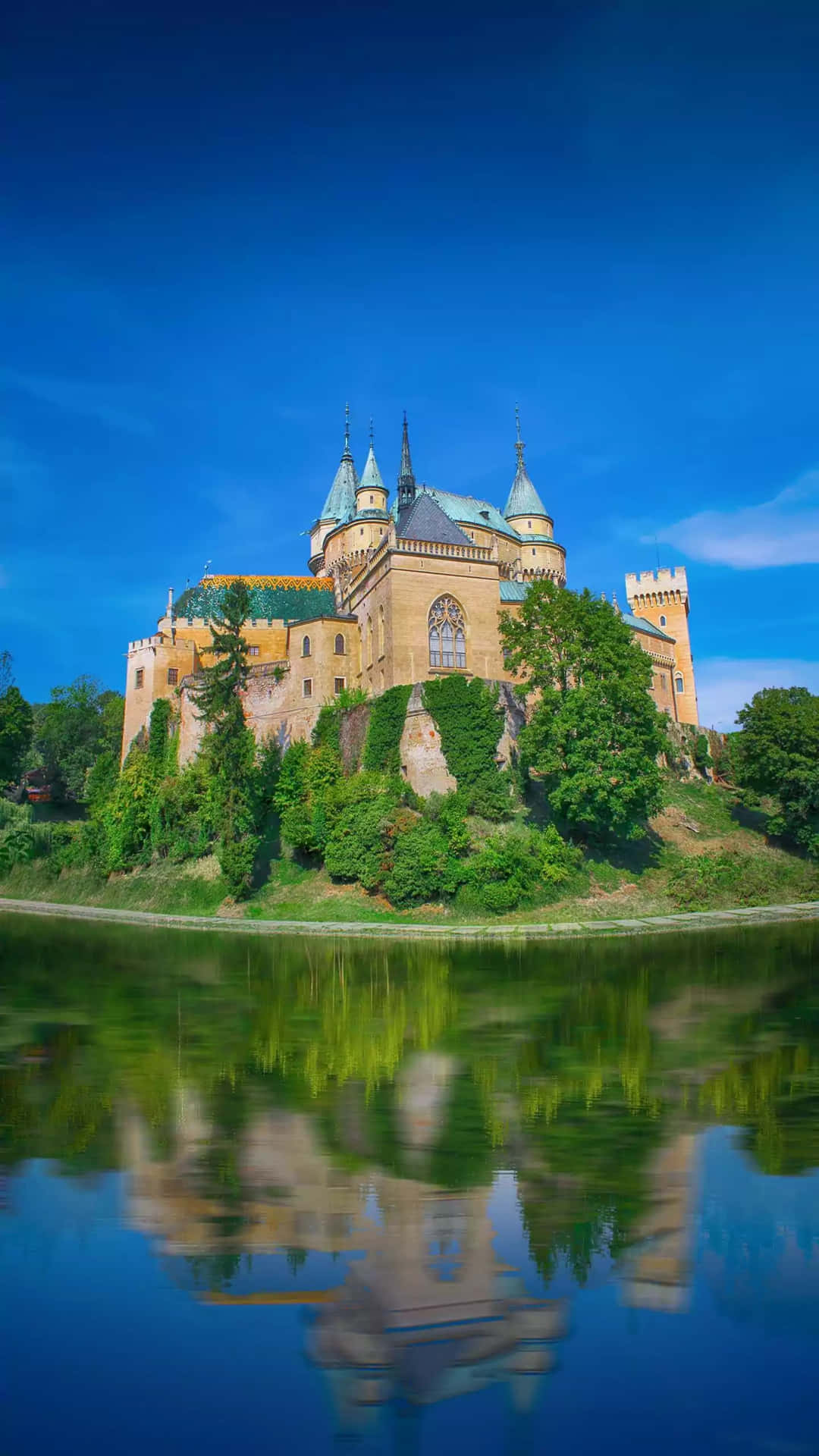 Gorgeous Bojnice Castle Reflection Wallpaper