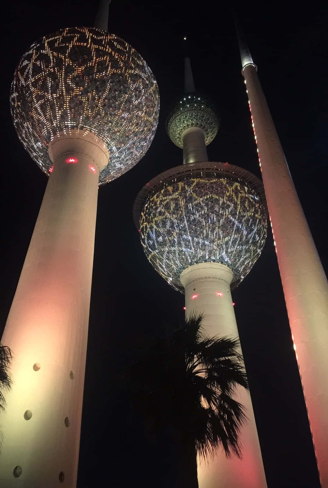 Gorgeous Design Of Kuwait Towers Night Wallpaper