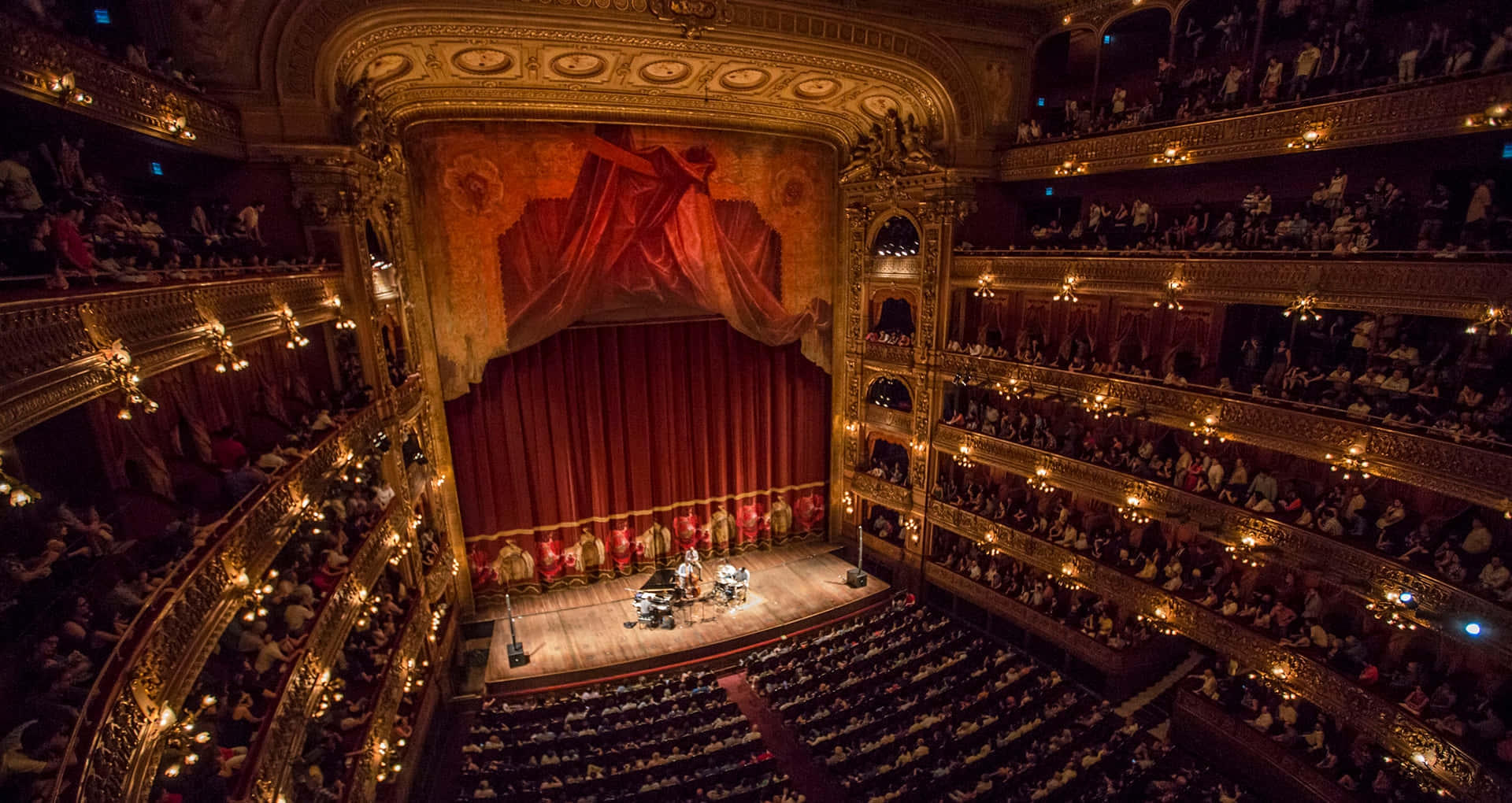 Gorgeous Interior Of La Scala Opera House Wallpaper