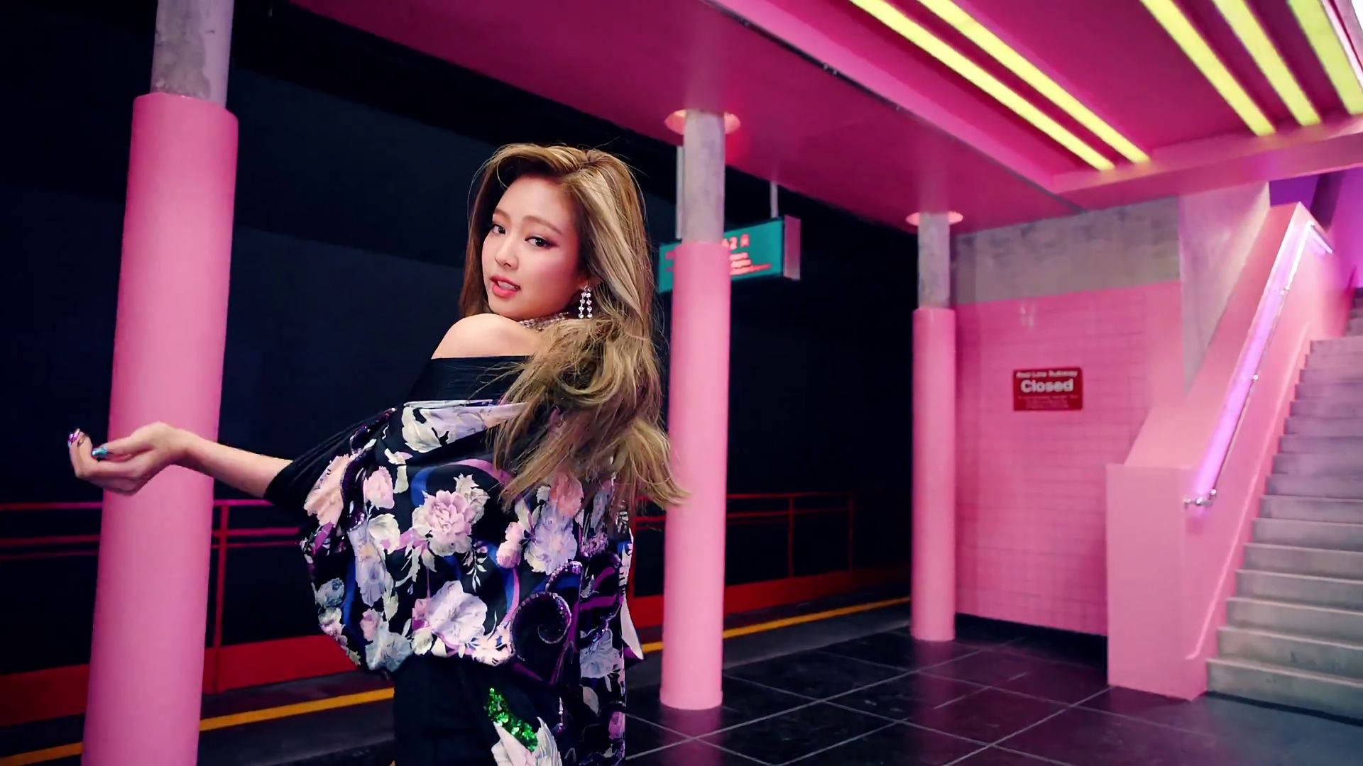 Gorgeous Jennie Kim In Pink Hall Wallpaper