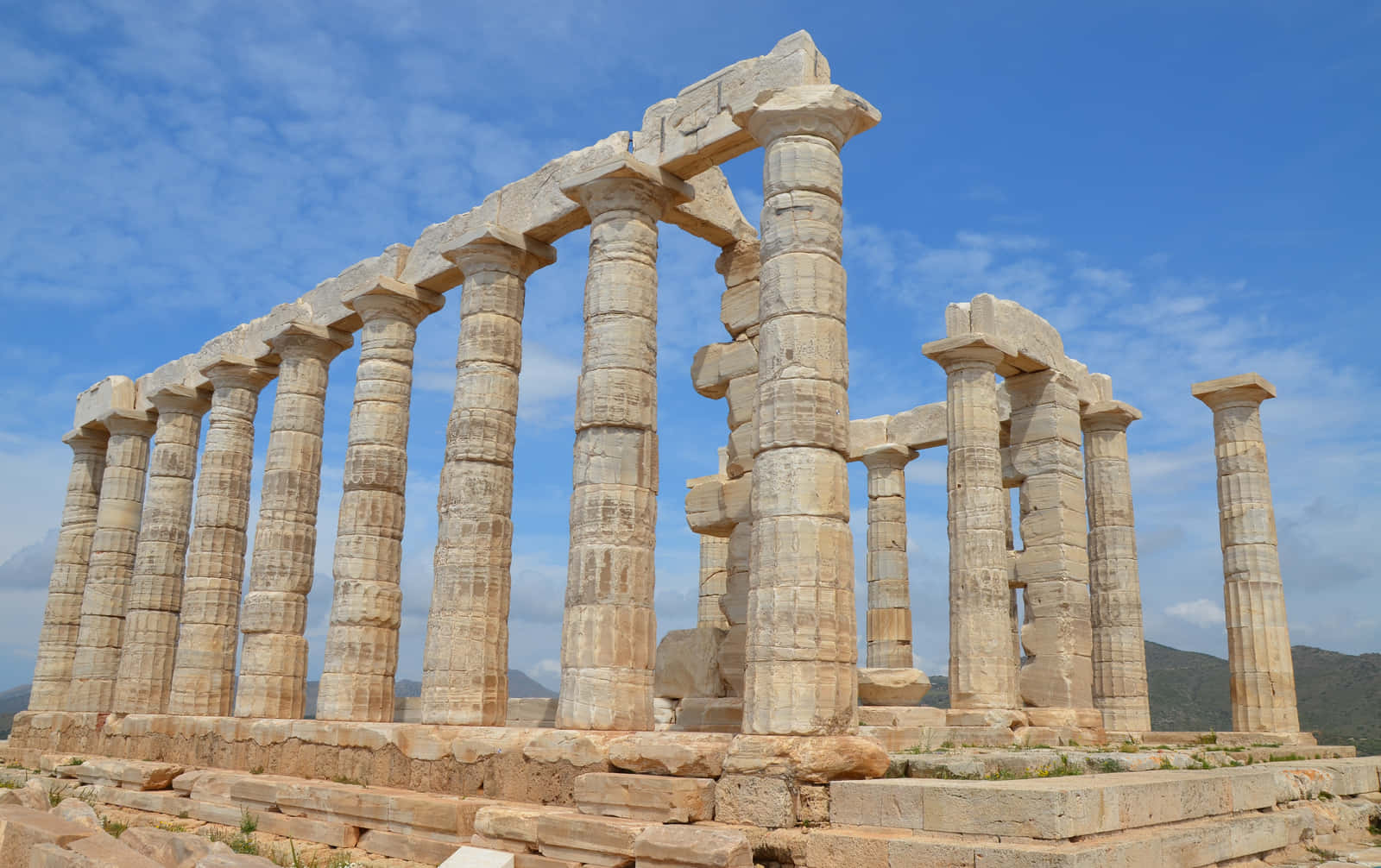 Gorgeous Stone Ruins In Sounion Wallpaper