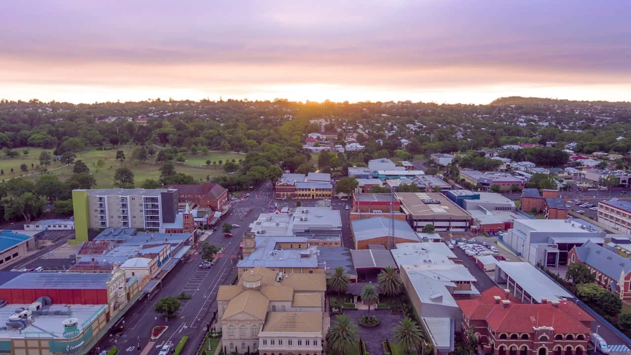 Gorgeous Sunset Over The Panoramic View Of Toowoomba City Wallpaper