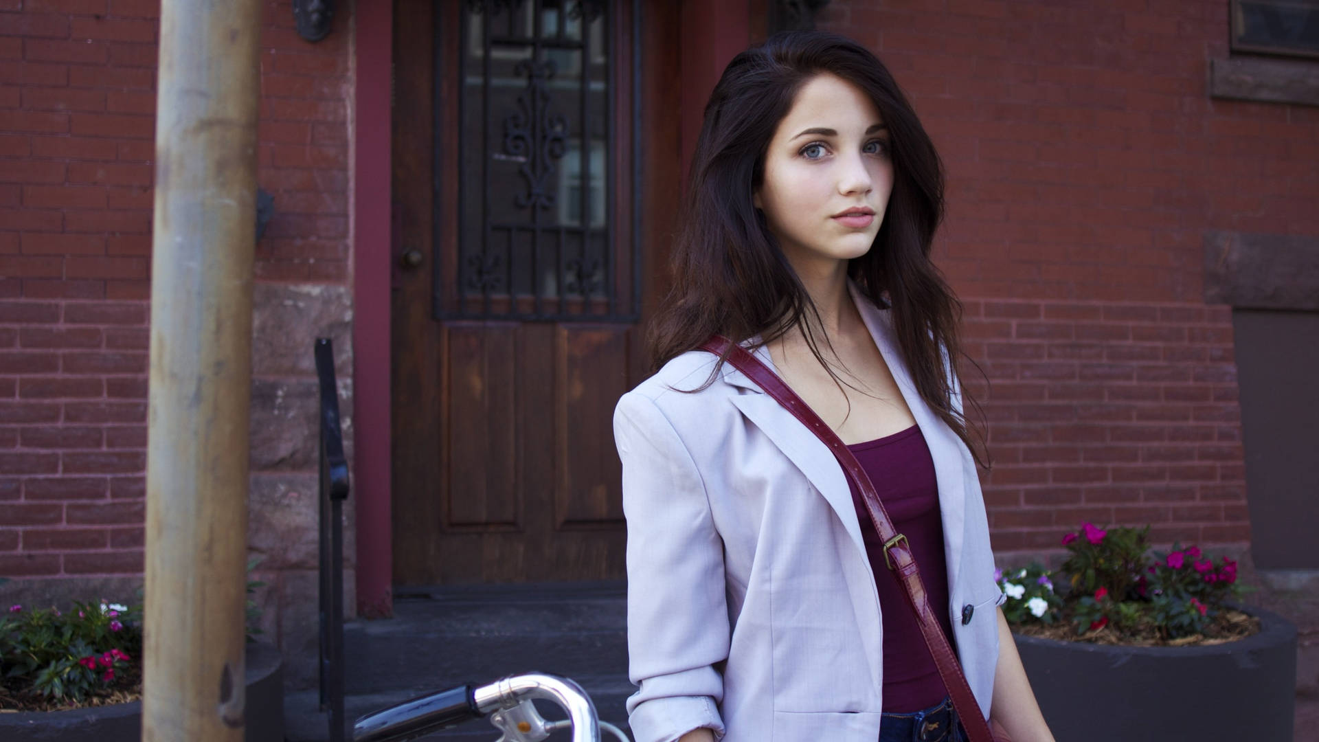 Emily Rudd Wallpapers - Top Free Emily Rudd Backgrounds - WallpaperAccess