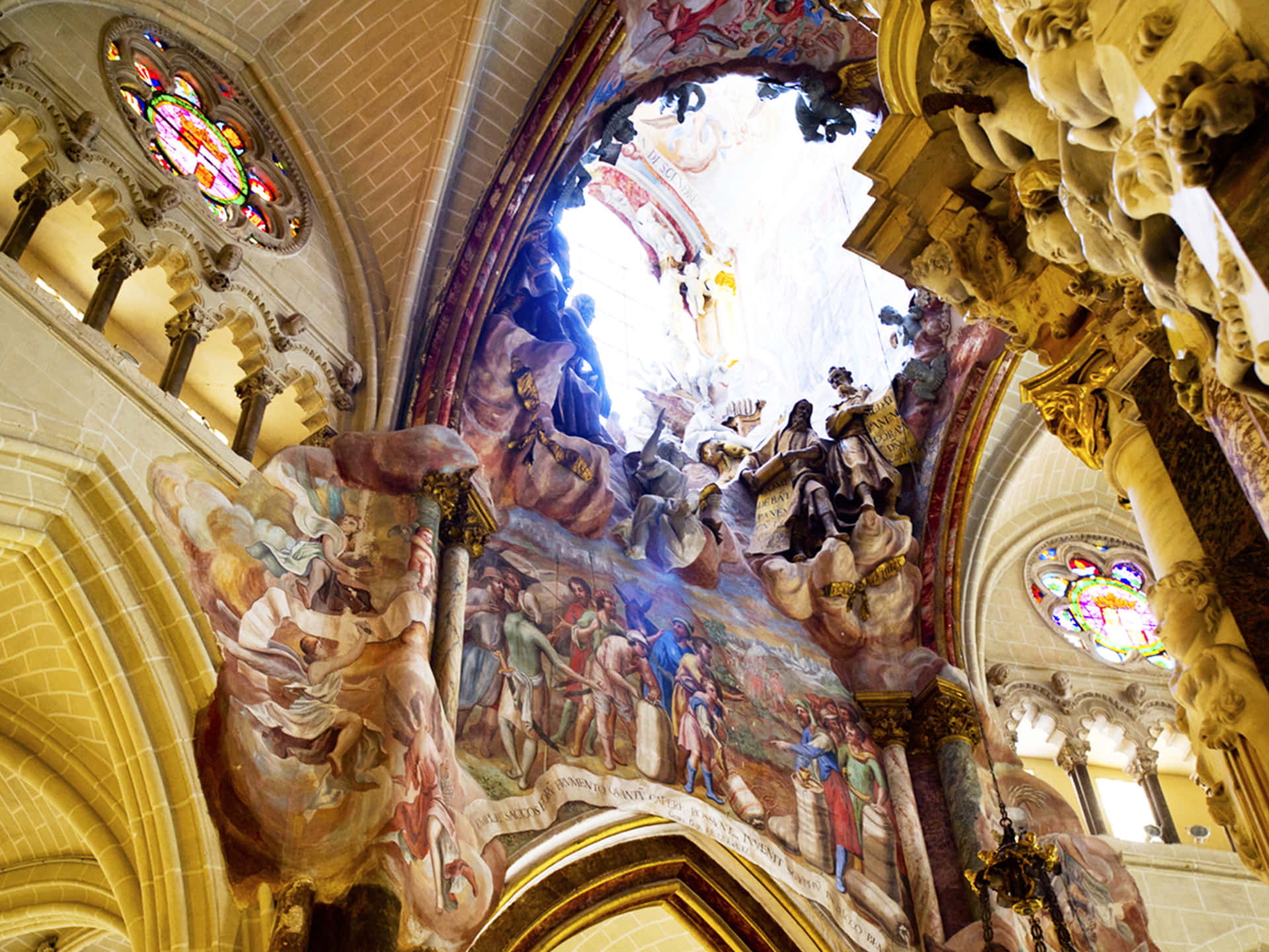 Prægtigt dekoreret loft i Toledo-domkirken i Spanien Wallpaper