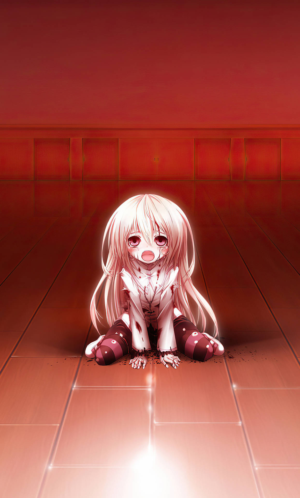 En pige sidder på gulvet med et lys, der skinner på hende. Wallpaper