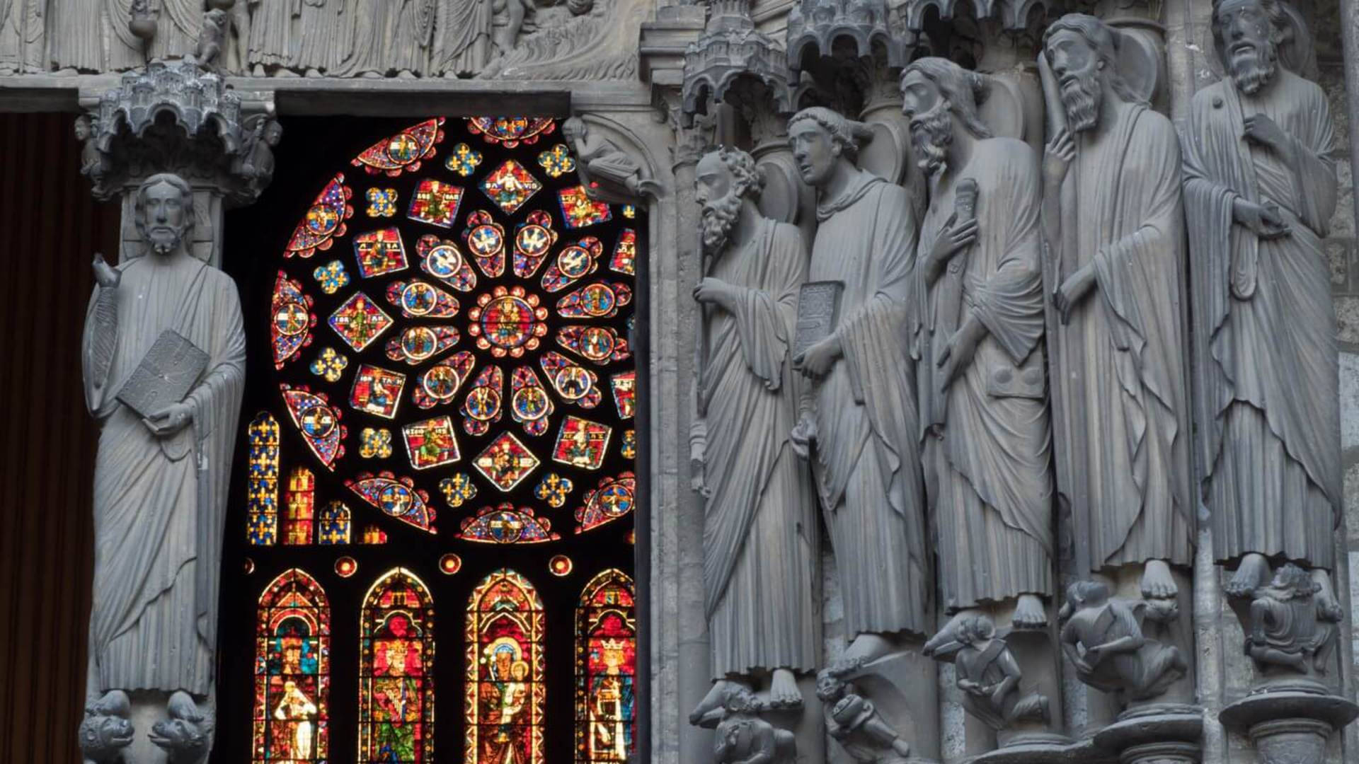Gothic Statues In Chartres Cathedral Wallpaper