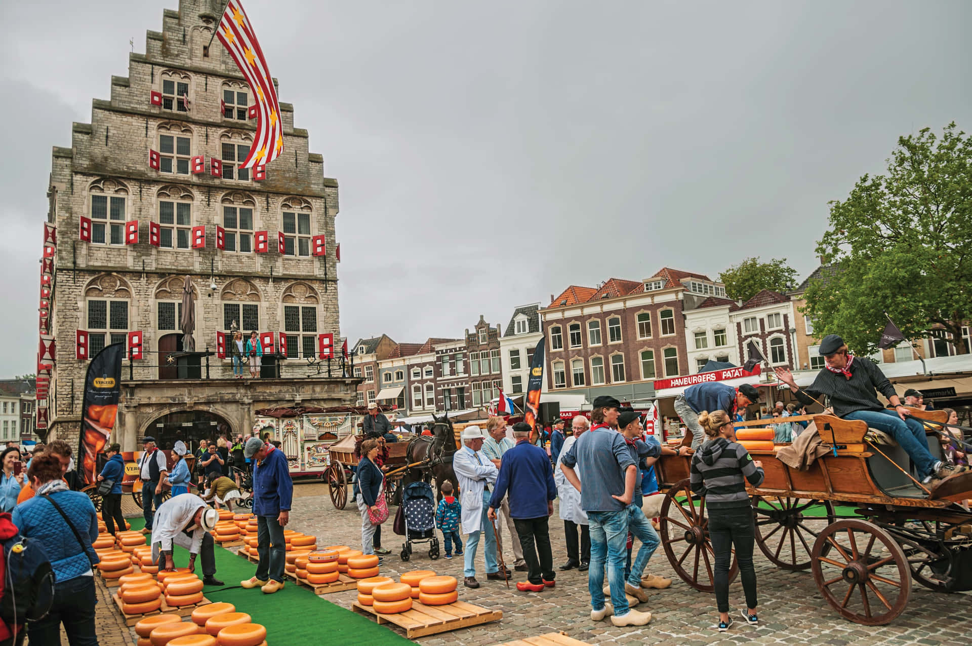 Gouda Cheese Market Netherlands Wallpaper