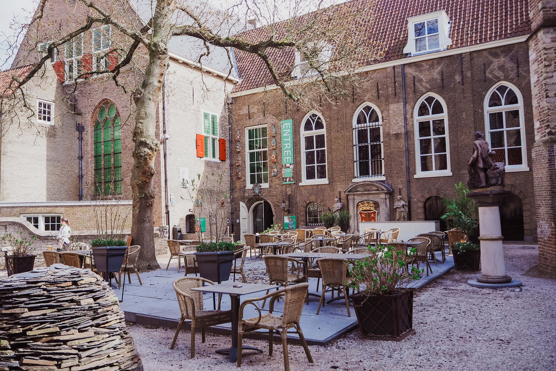 Gouda Historic Courtyard Cafe Wallpaper