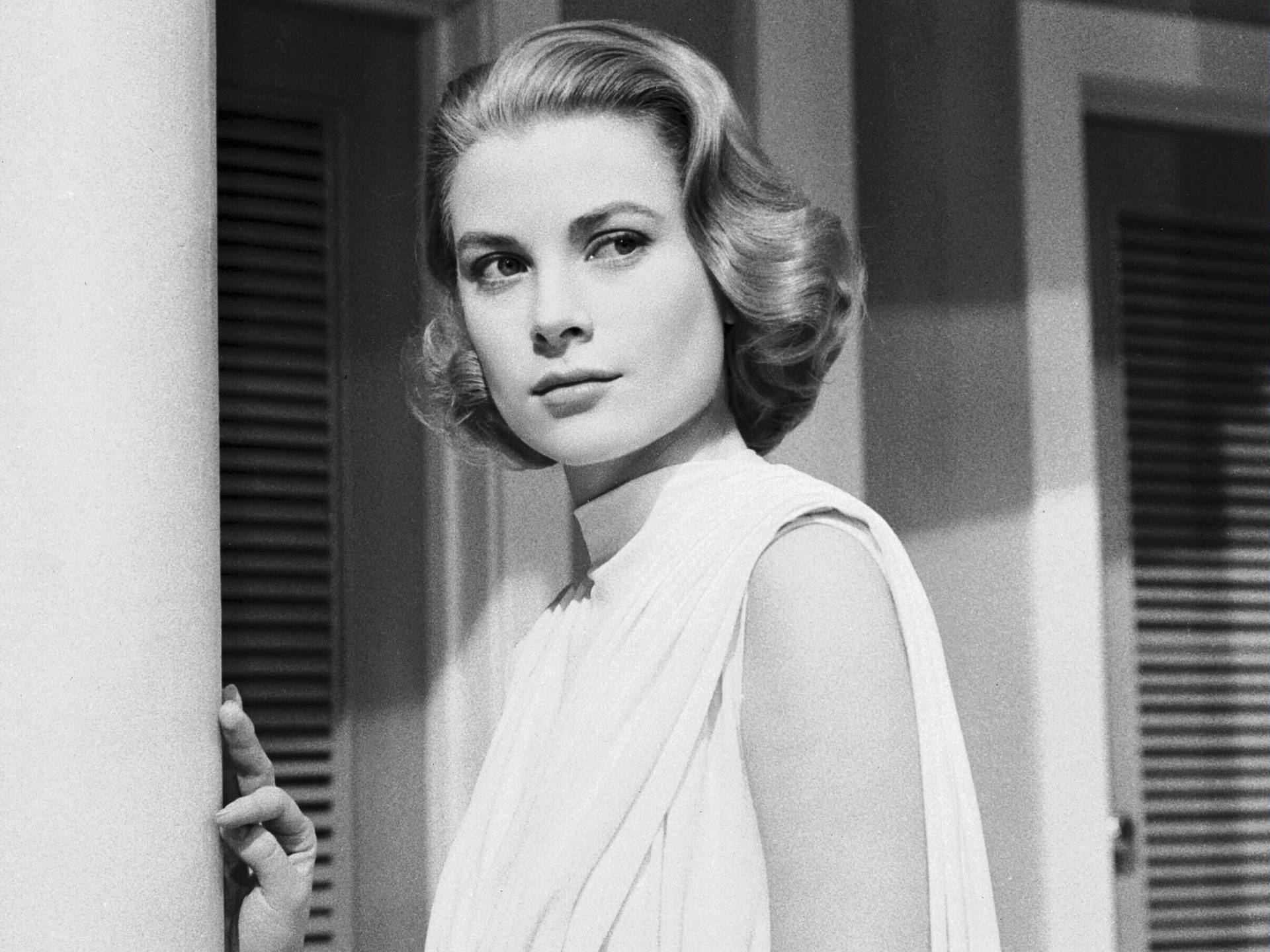 Iconic Hollywood Starlet - Grace Kelly Wallpaper
