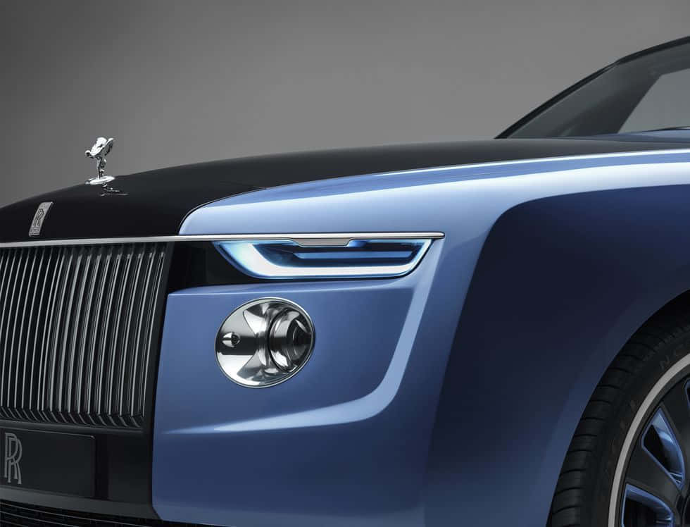 "graceful Elegance - The Rolls Royce Camargue" Wallpaper