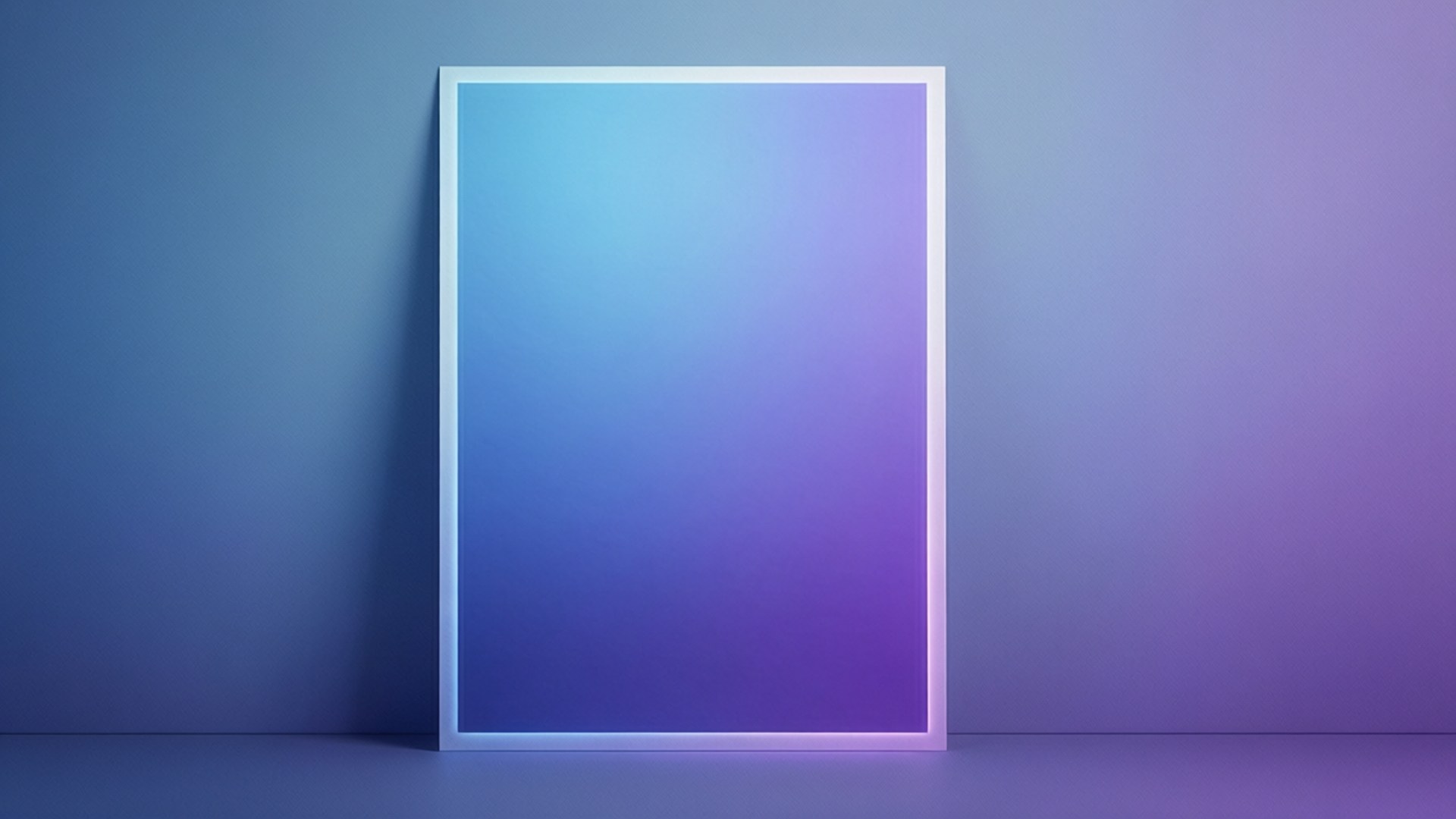En tom plakat med en jævn blå-til-lilla gradient i minimalistisk stil.