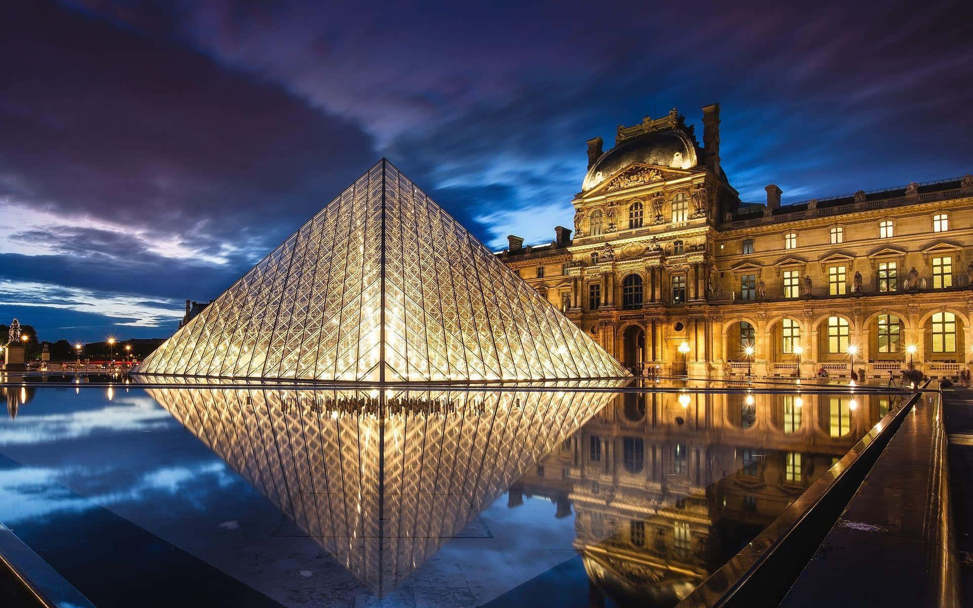 Gradient Sky Louvre Museum Background