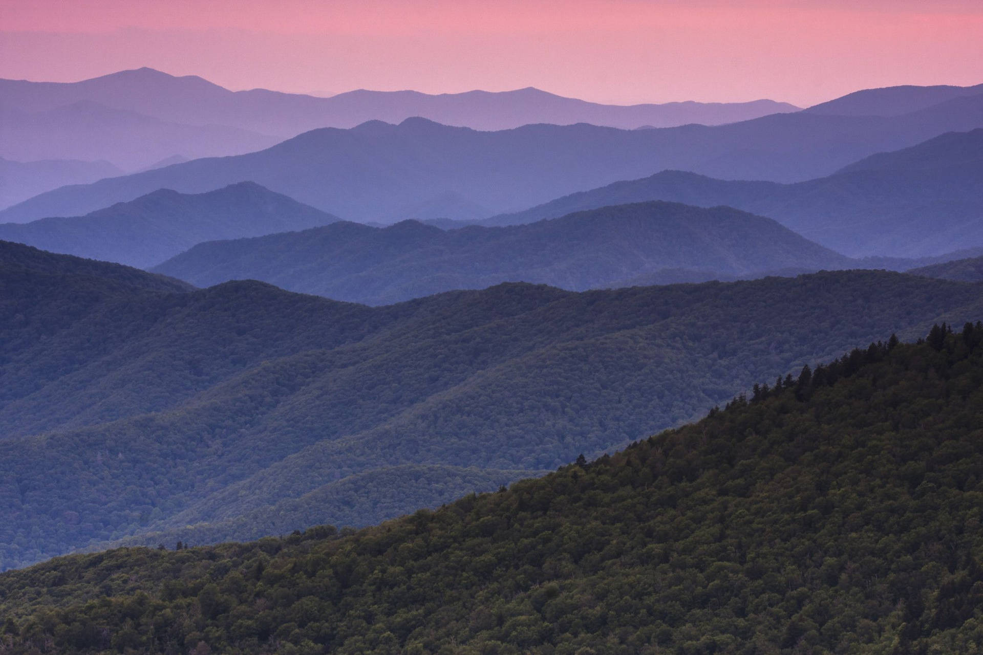 Gradient Smoky Mountains som baggrund. Wallpaper