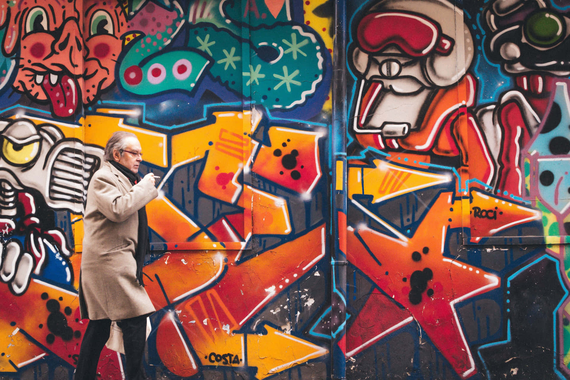 Urban kunst med kaskader af livlige farver Wallpaper