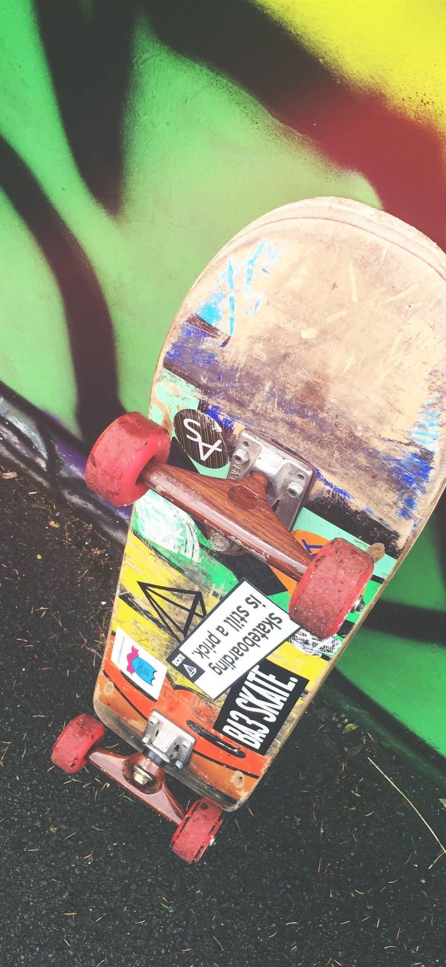 Graffiti Wall With Skateboard Iphone Background