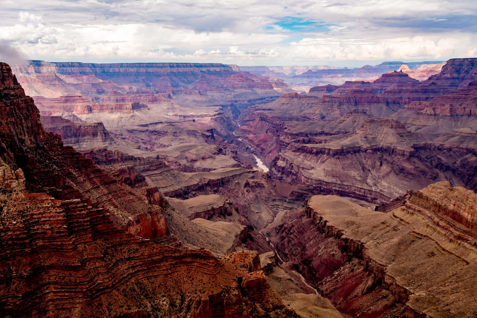 An awe-inspiring view of the Grand Canyon
