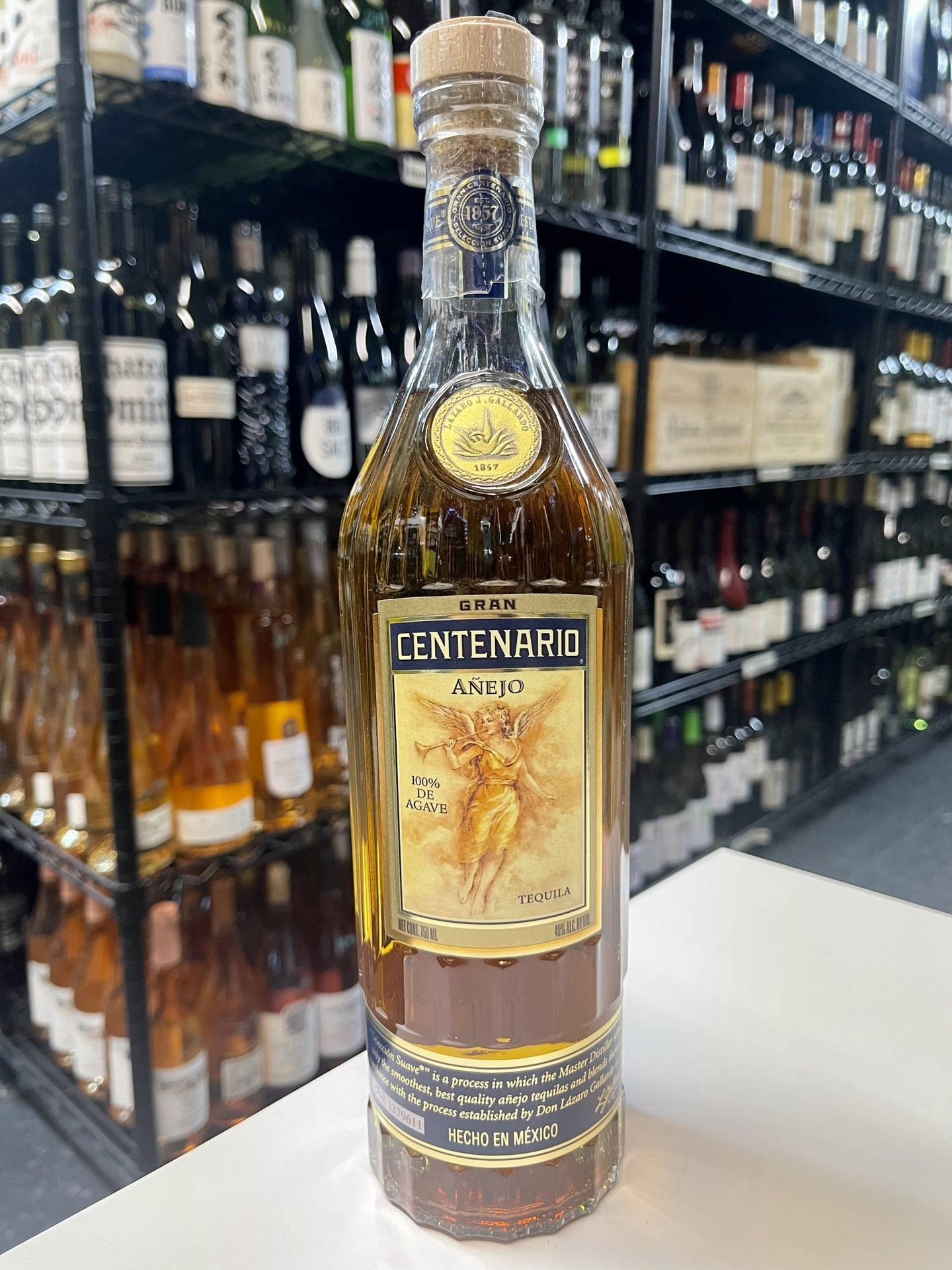 Grandcentenario Tequila Añejo På Mataffären. (note: This Sentence Does Not Relate To Computer Or Mobile Wallpaper. If You Provide More Specific Context, I Can Better Assist With The Translation.) Wallpaper