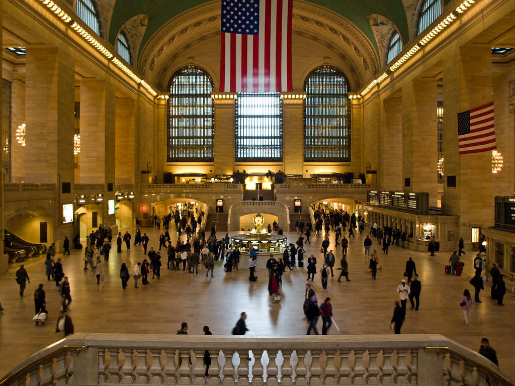 Grand Central Station People Walking Wallpaper