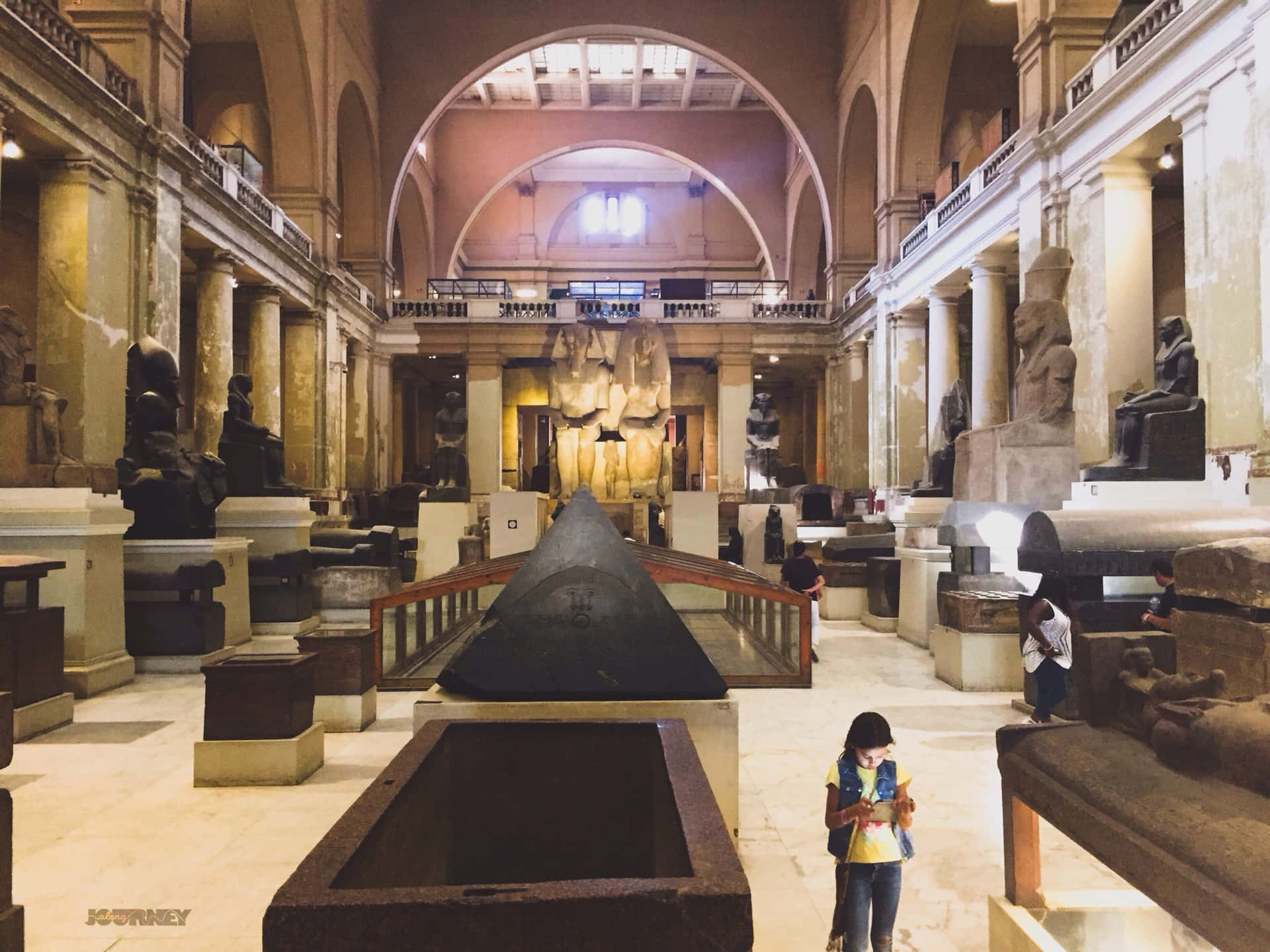 Grand Hall Of Egyptian Museum Wallpaper