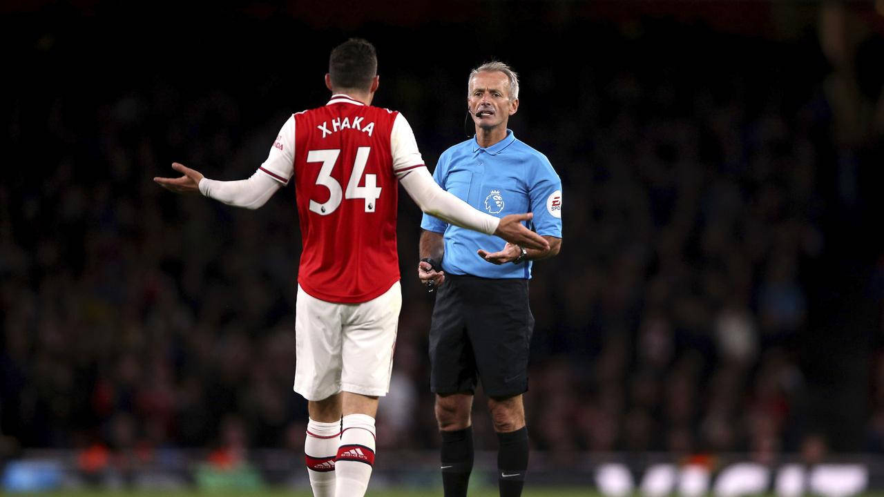 Granit Xhaka Argues With Referee Wallpaper