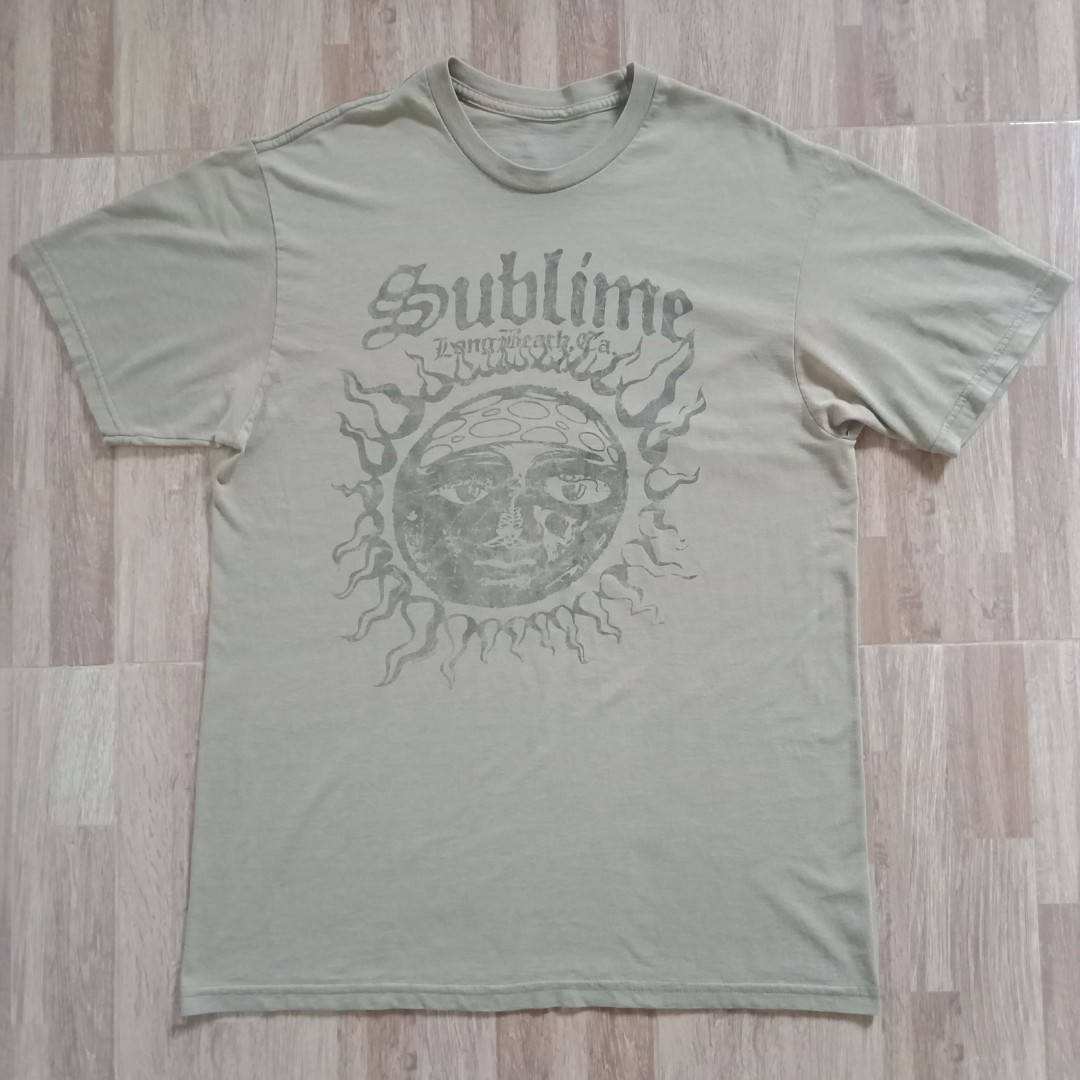 Gray Shirt With Sublime Logo Wallpaper