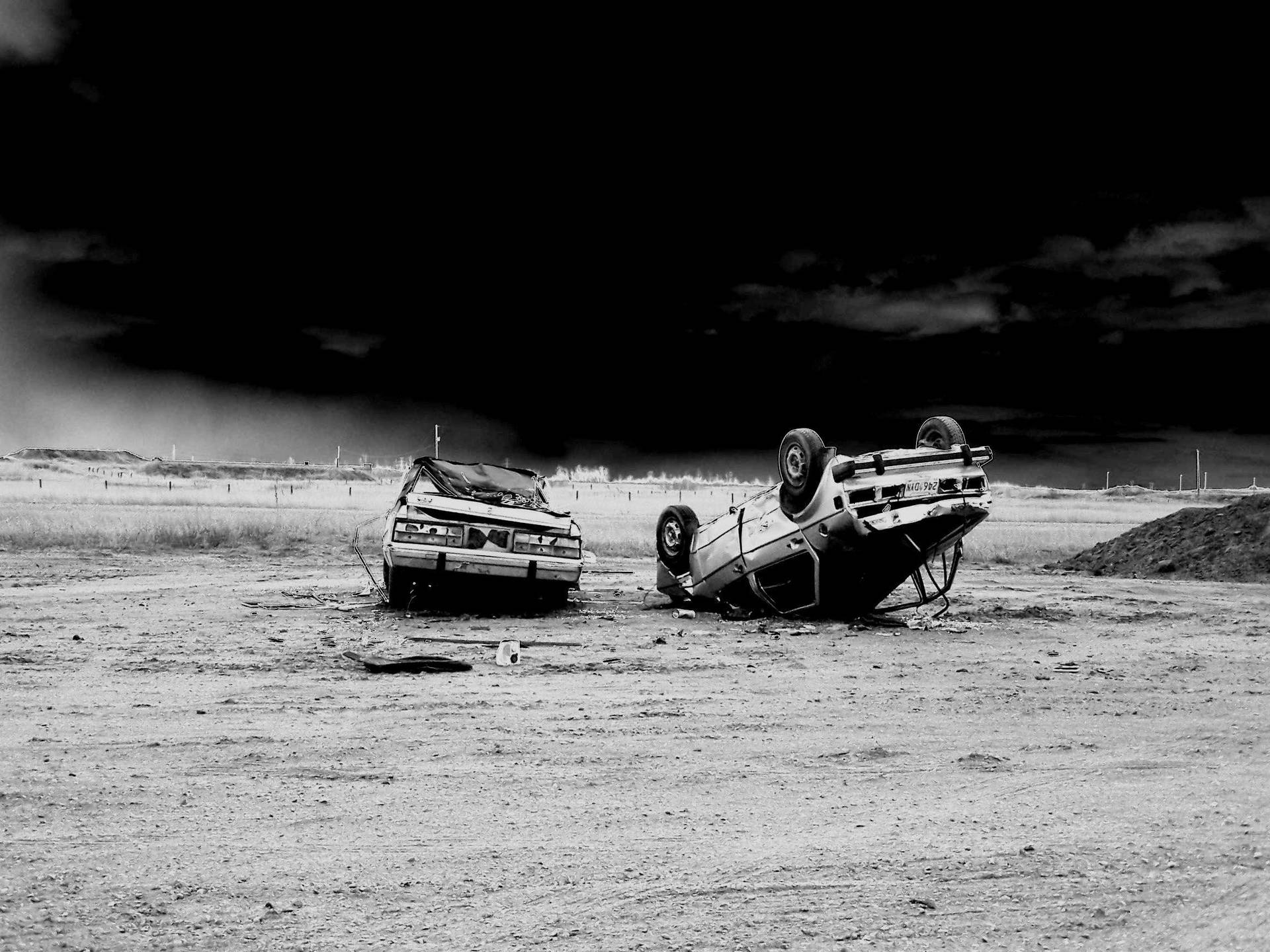 Grayscale Car Accident Wallpaper