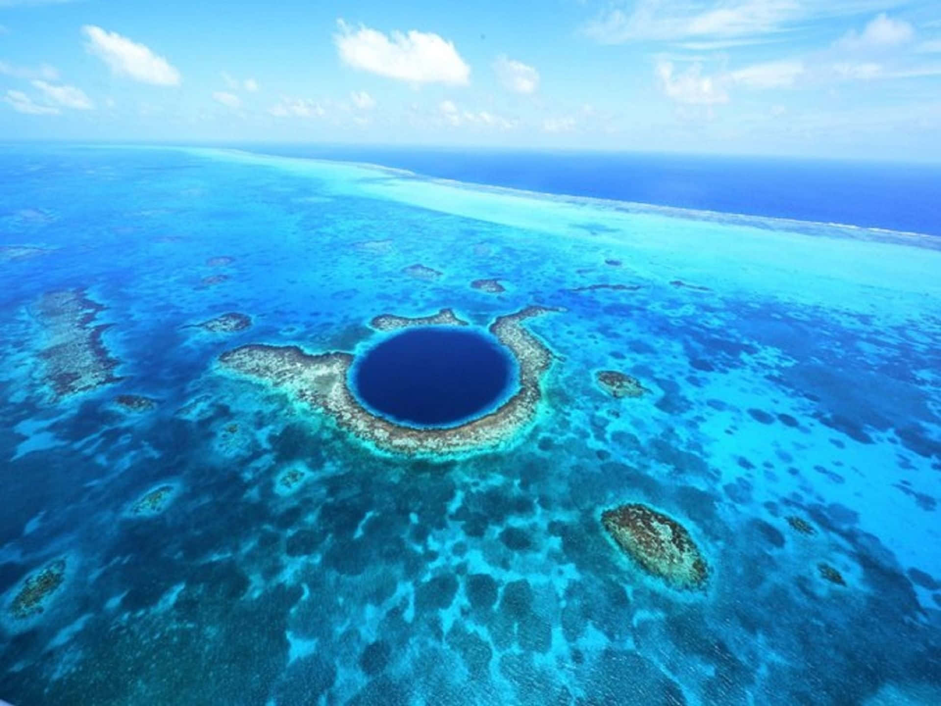 Great Blue Hole Seascape At The Vast Ocean Wallpaper